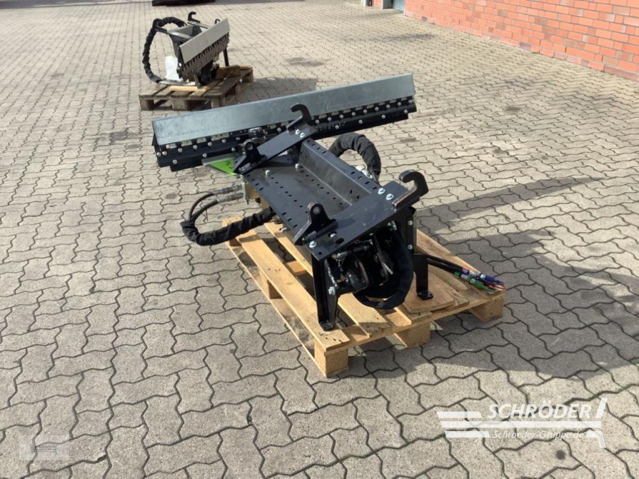 Sonstige Forsttechnik des Typs Sonstige MULTITRÄGER HXF 2302 RECHTS, Neumaschine in Völkersen (Bild 2)