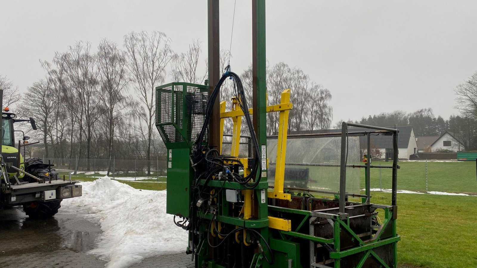 Sonstige Forsttechnik типа Sonstige Pakkemaskine med bagmonteret elevator Pakkemaskine med sikkerhedsbur + bagmonteret elevator, Gebrauchtmaschine в Kjellerup (Фотография 3)
