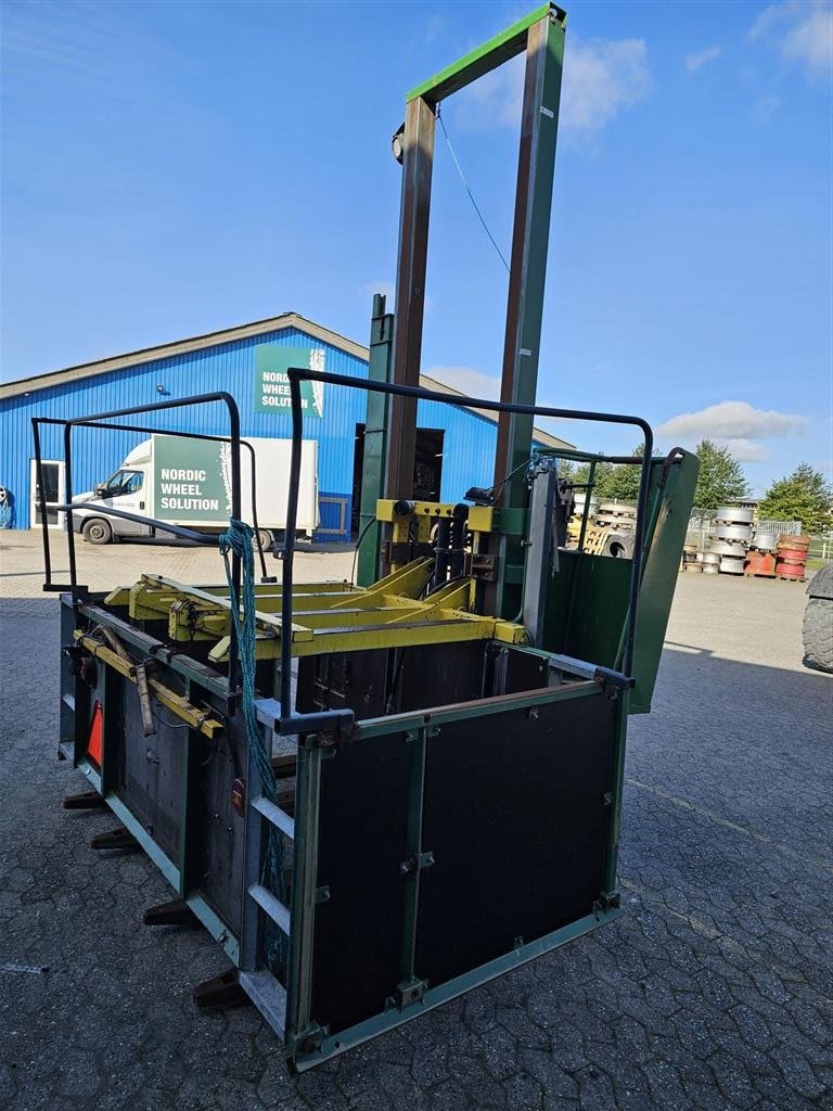 Sonstige Forsttechnik des Typs Sonstige Pakkemaskine Med elevator i venstre side, Gebrauchtmaschine in Kjellerup (Bild 1)