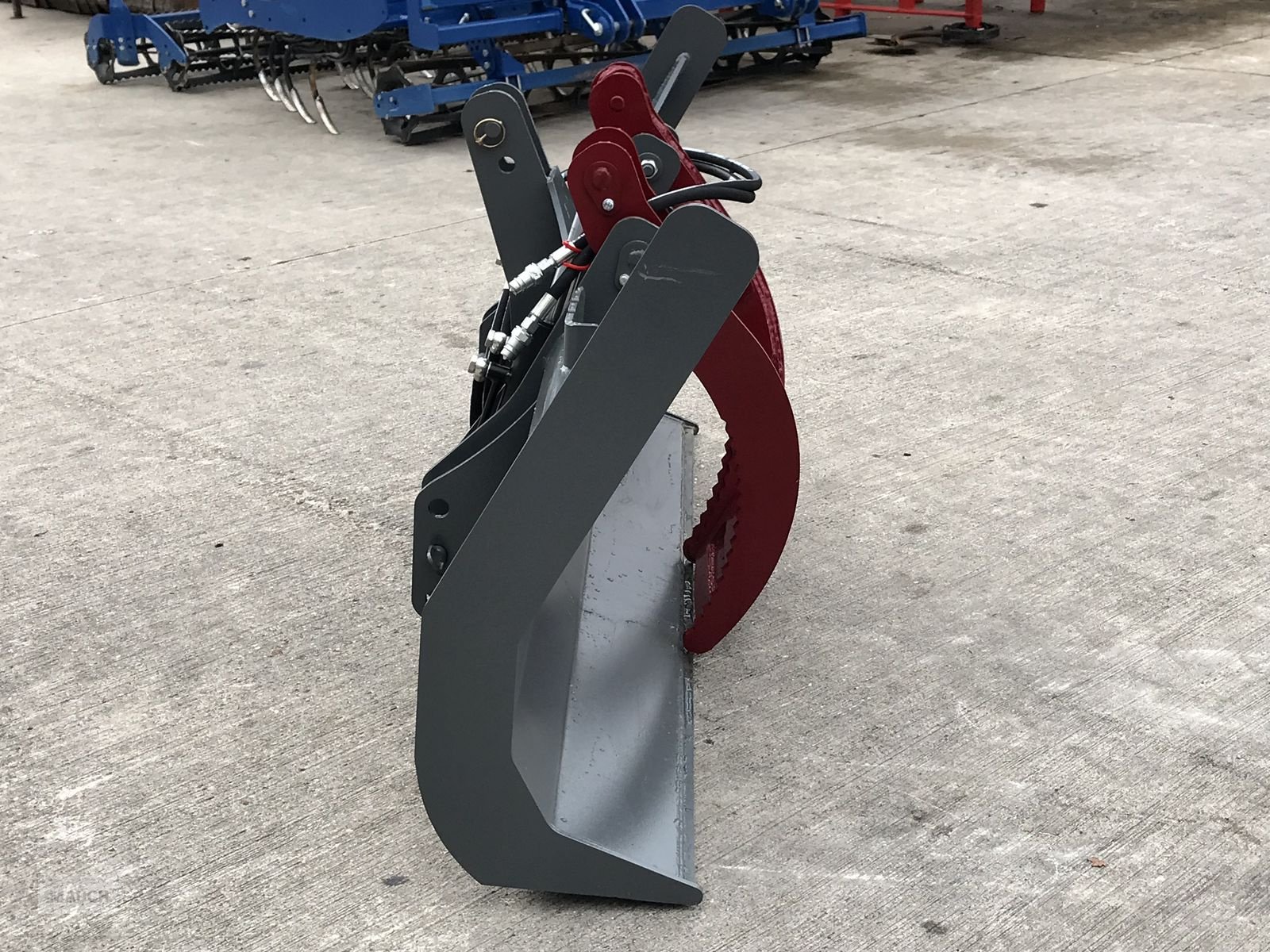 Sonstige Forsttechnik of the type Sonstige Polterschild mit Niederhalter, Neumaschine in Burgkirchen (Picture 5)