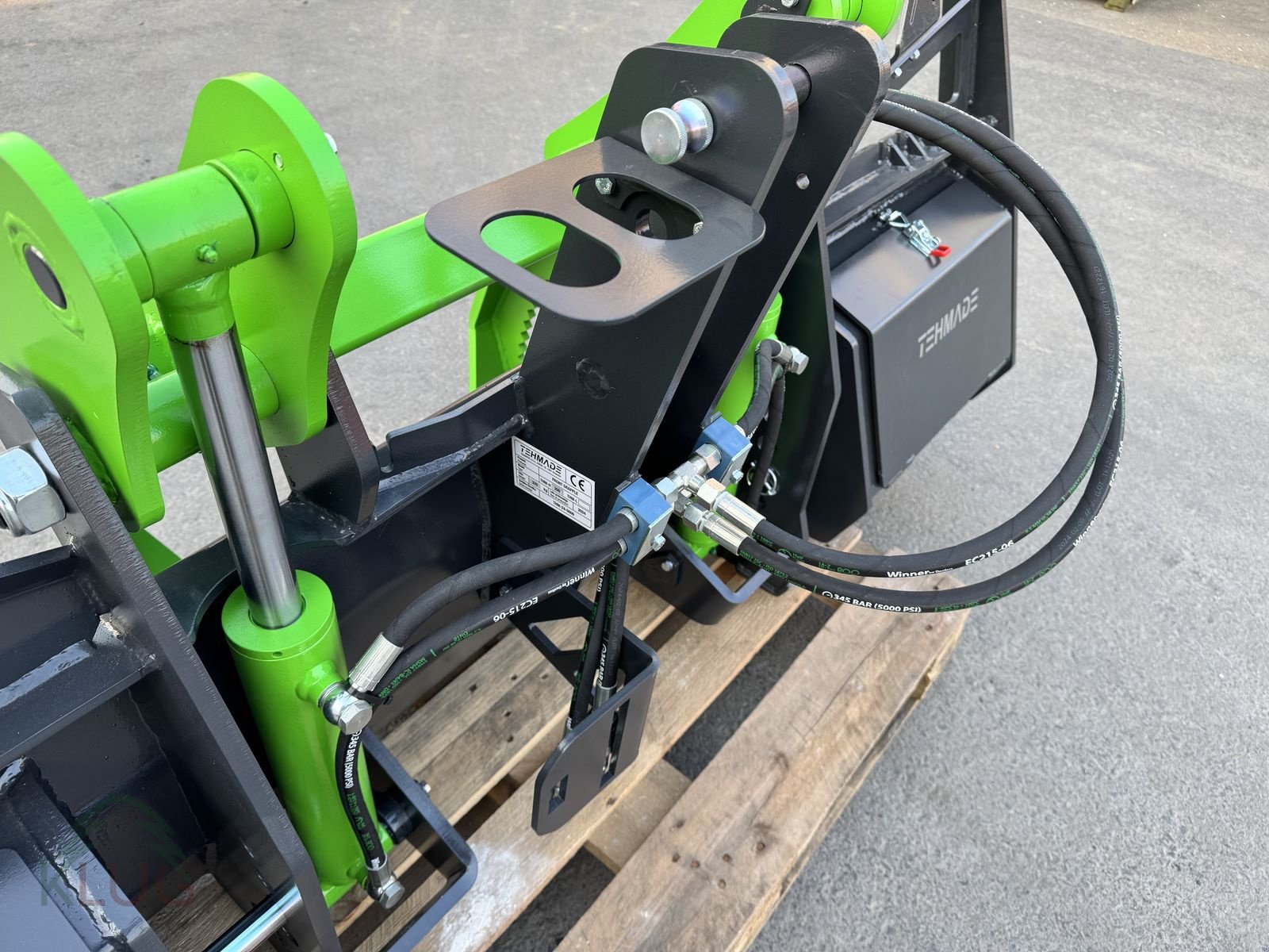 Sonstige Forsttechnik Türe ait Sonstige THM-H Polterschild mit Niederhalter, Neumaschine içinde Pirching am Traubenberg (resim 10)