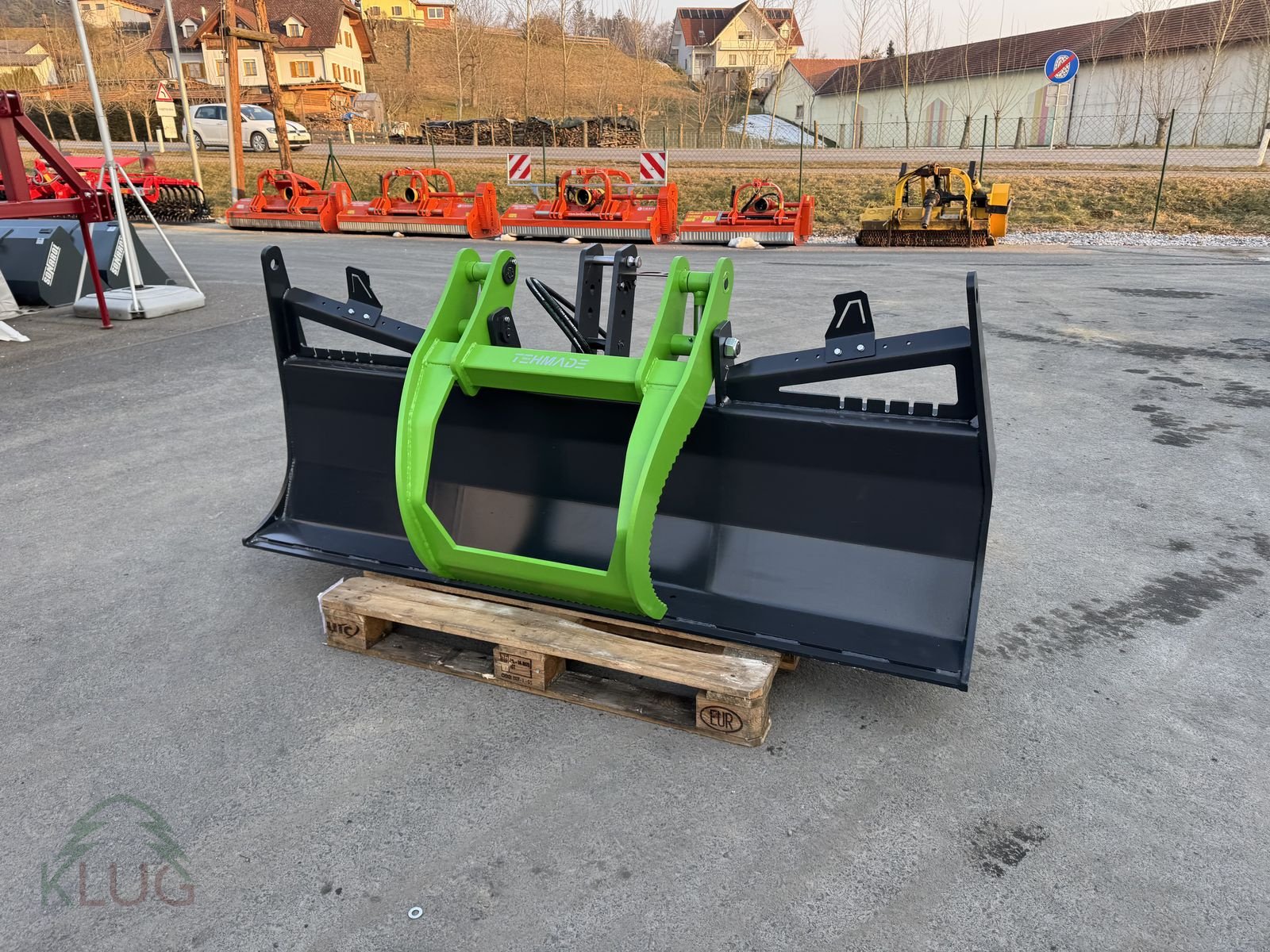 Sonstige Forsttechnik Türe ait Sonstige THM-H Polterschild mit Niederhalter, Neumaschine içinde Pirching am Traubenberg (resim 16)