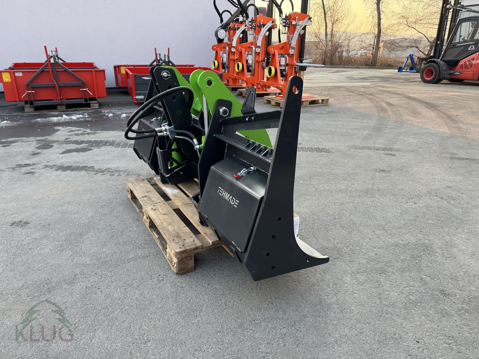 Sonstige Forsttechnik Türe ait Sonstige THM-H Polterschild mit Niederhalter, Neumaschine içinde Pirching am Traubenberg (resim 26)