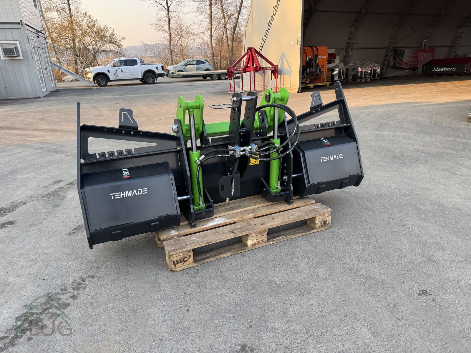 Sonstige Forsttechnik Türe ait Sonstige THM-H Polterschild mit Niederhalter, Neumaschine içinde Pirching am Traubenberg (resim 22)