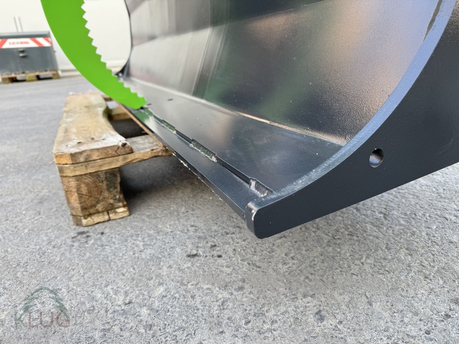 Sonstige Forsttechnik Türe ait Sonstige THM-H Polterschild mit Niederhalter, Neumaschine içinde Pirching am Traubenberg (resim 12)