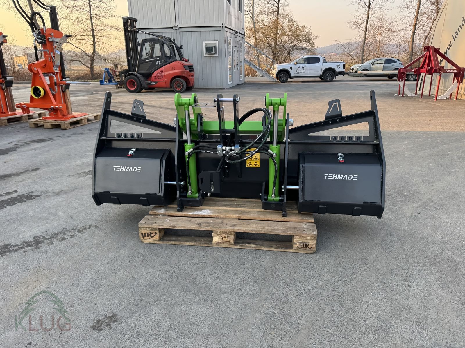 Sonstige Forsttechnik Türe ait Sonstige THM-H Polterschild mit Niederhalter, Neumaschine içinde Pirching am Traubenberg (resim 23)