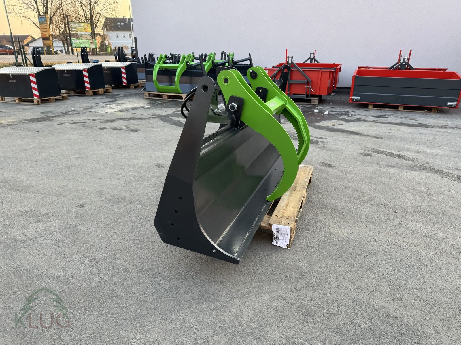 Sonstige Forsttechnik Türe ait Sonstige THM-H Polterschild mit Niederhalter, Neumaschine içinde Pirching am Traubenberg (resim 28)