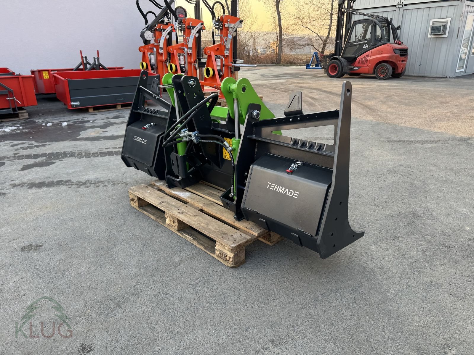 Sonstige Forsttechnik Türe ait Sonstige THM-H Polterschild mit Niederhalter, Neumaschine içinde Pirching am Traubenberg (resim 25)