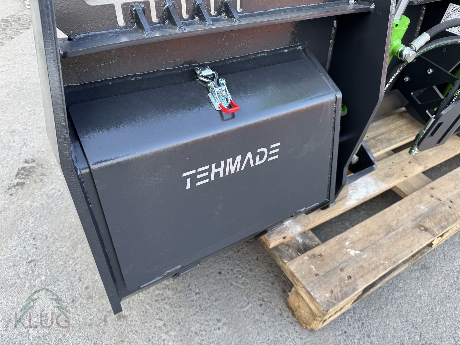 Sonstige Forsttechnik Türe ait Sonstige THM-H Polterschild mit Niederhalter, Neumaschine içinde Pirching am Traubenberg (resim 9)