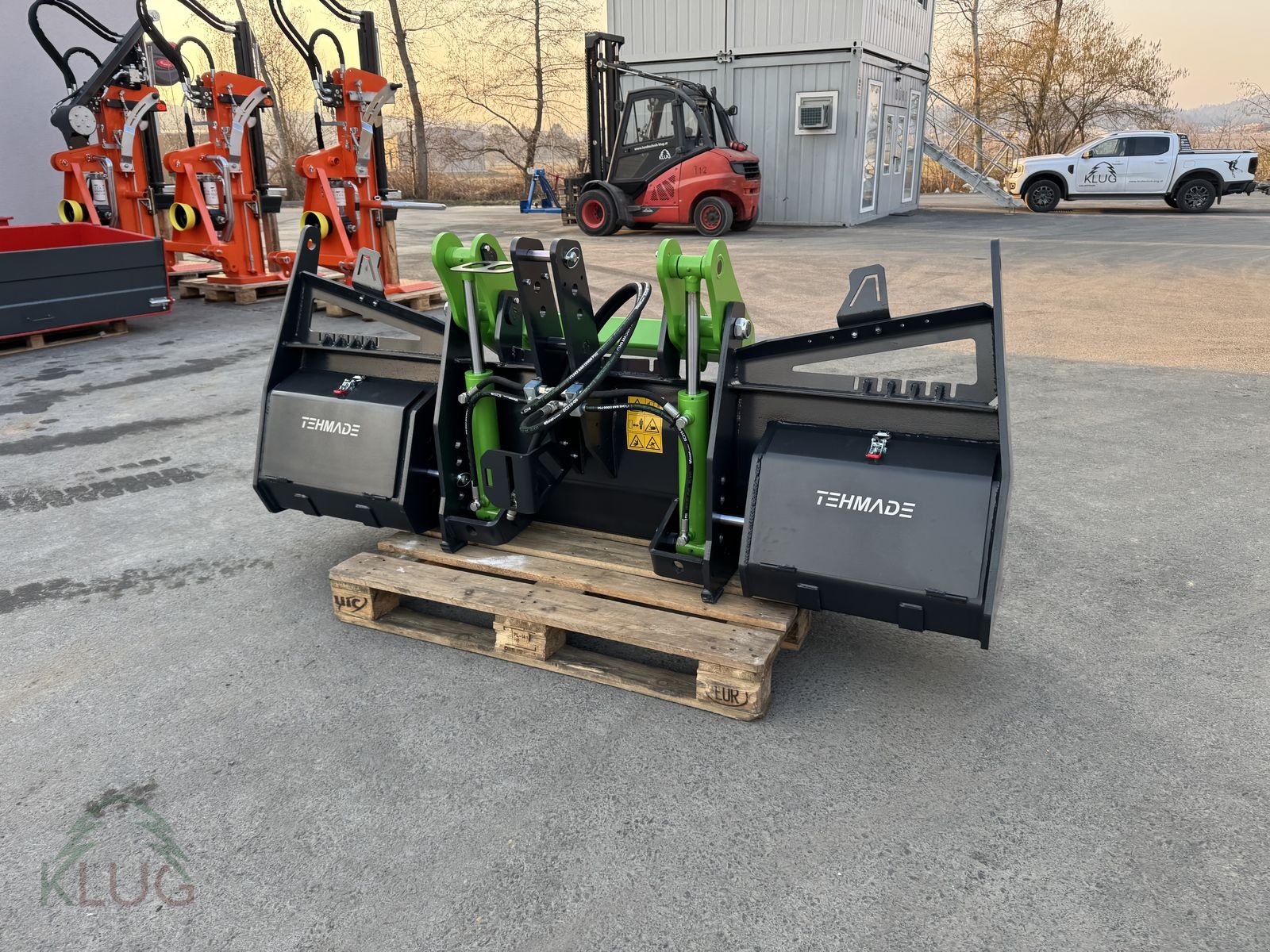 Sonstige Forsttechnik Türe ait Sonstige THM-H Polterschild mit Niederhalter, Neumaschine içinde Pirching am Traubenberg (resim 24)