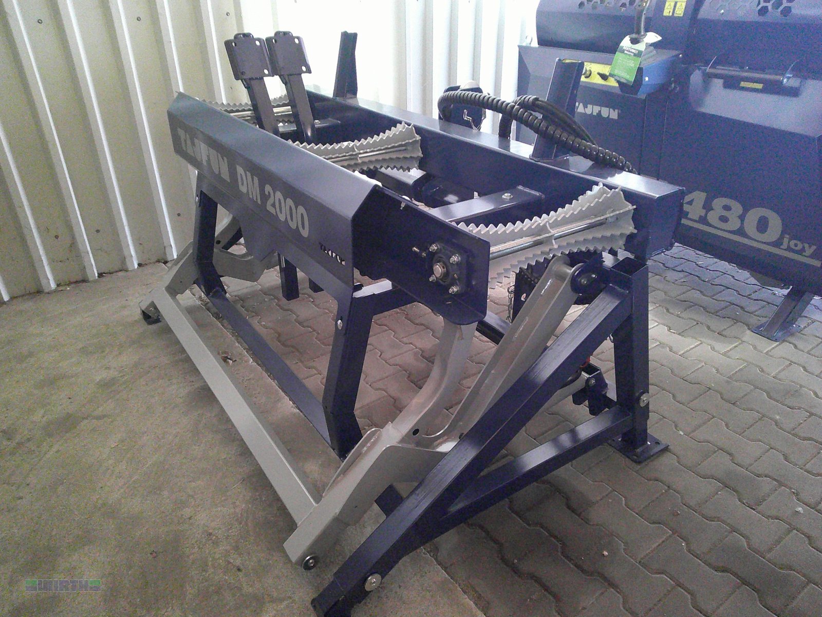 Sonstige Forsttechnik typu Tajfun RCA 480 JOY mit Förderband TT510 S, auf Wunsch Hebetisch DM 2000, Neumaschine v Buchdorf (Obrázek 10)