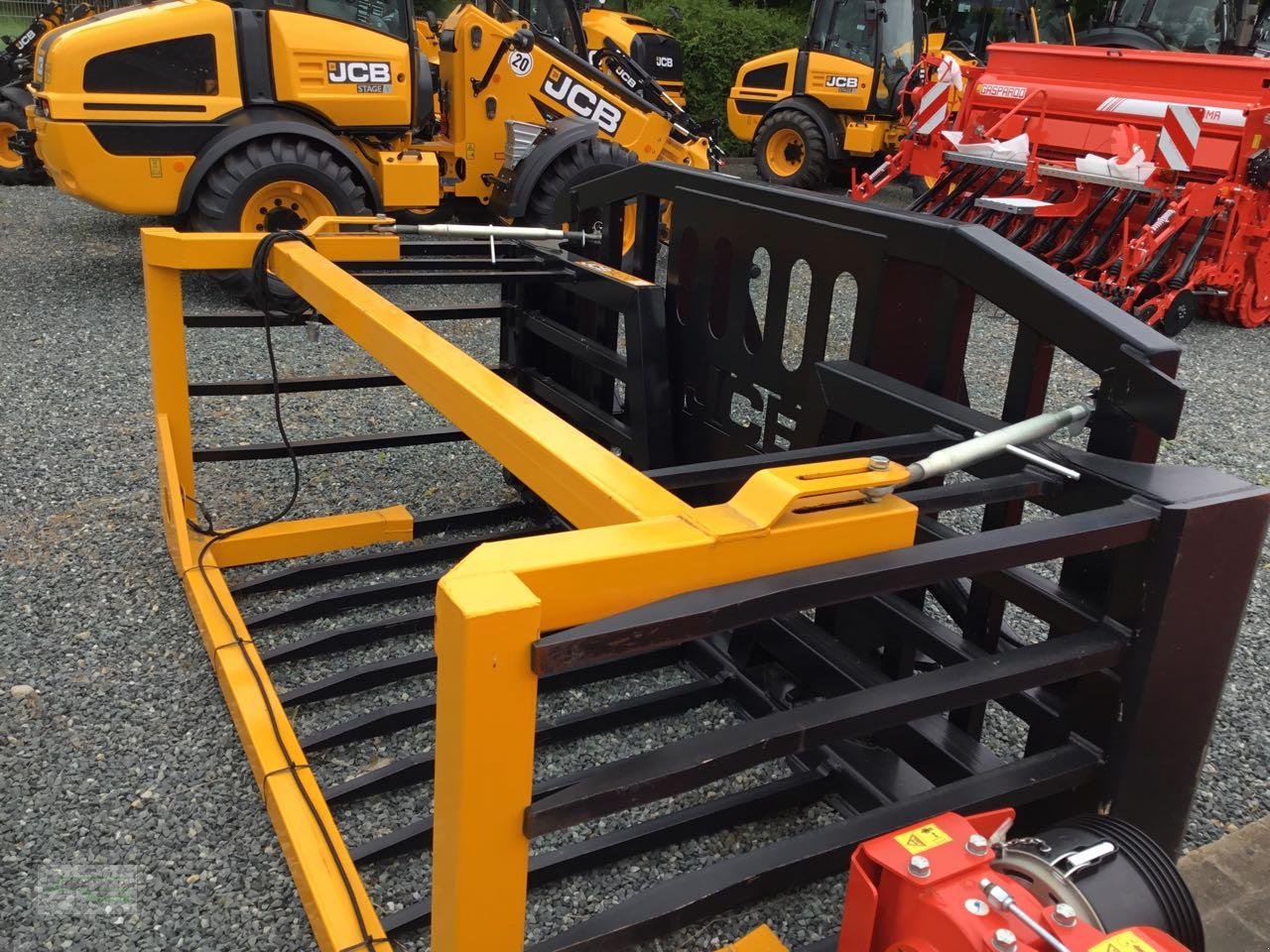 Sonstige Fütterungstechnik of the type JCB Grasforke klappbar, Neumaschine in Nordstemmen (Picture 3)