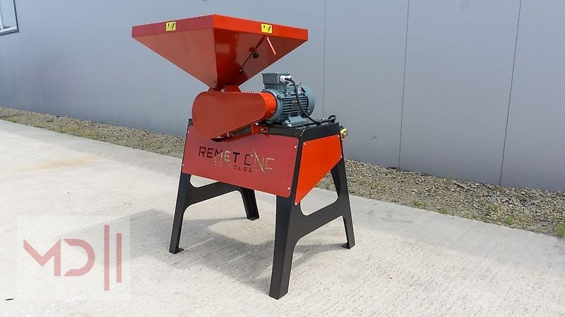 Sonstige Fütterungstechnik Türe ait MD Landmaschinen RT Getreidequetsche GX 100, Neumaschine içinde Zeven (resim 1)