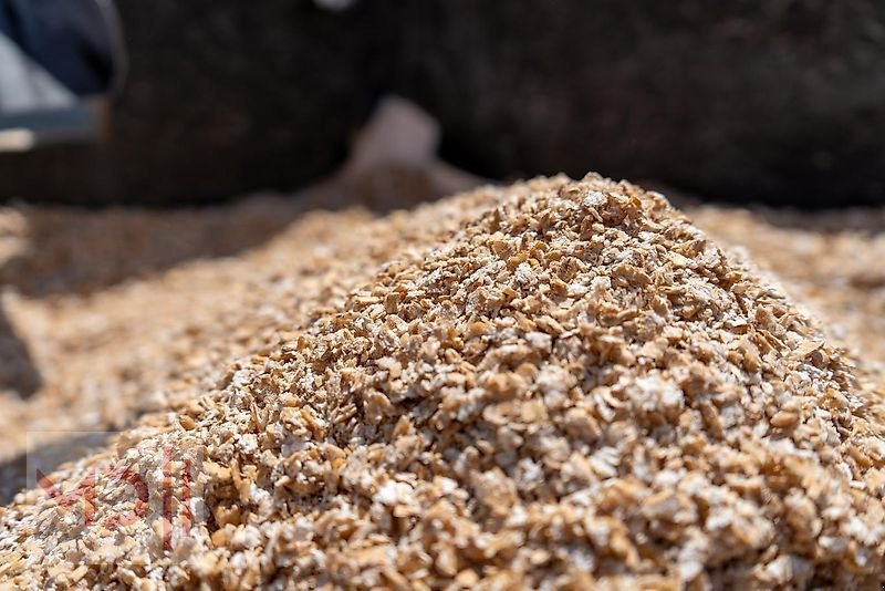 Sonstige Fütterungstechnik Türe ait MD Landmaschinen RT Getreidequetsche GX 100, Neumaschine içinde Zeven (resim 10)