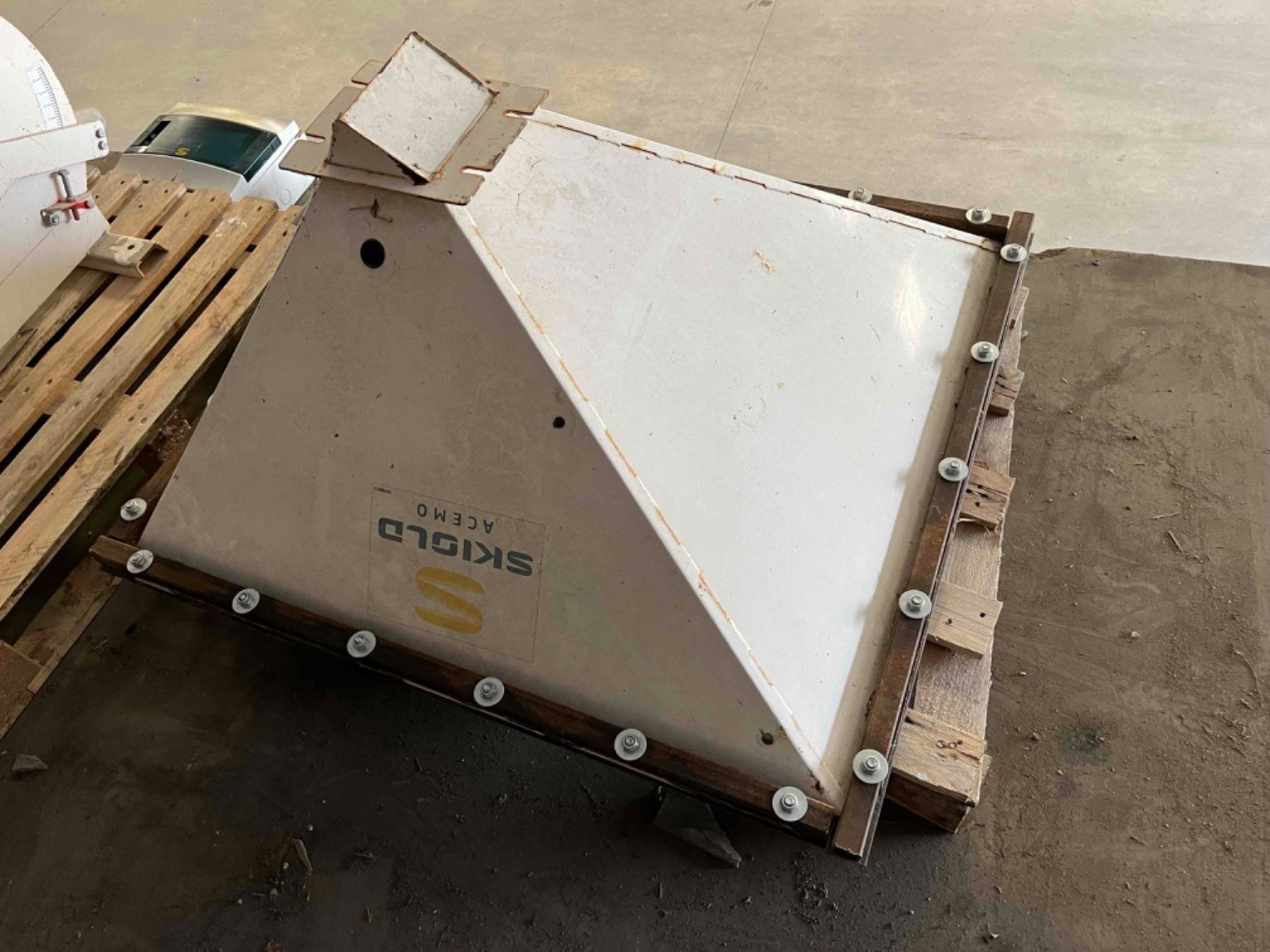 Sonstige Fütterungstechnik Türe ait Sonstige Aplatisseur RS350 Acemo, Gebrauchtmaschine içinde LA SOUTERRAINE (resim 4)