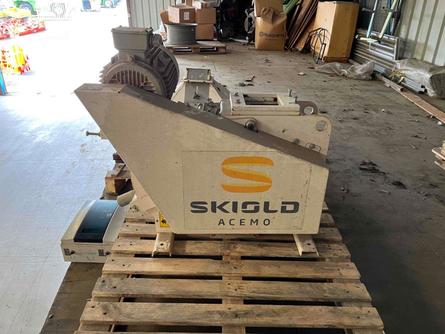 Sonstige Fütterungstechnik Türe ait Sonstige Aplatisseur RS350 Acemo, Gebrauchtmaschine içinde LA SOUTERRAINE (resim 1)