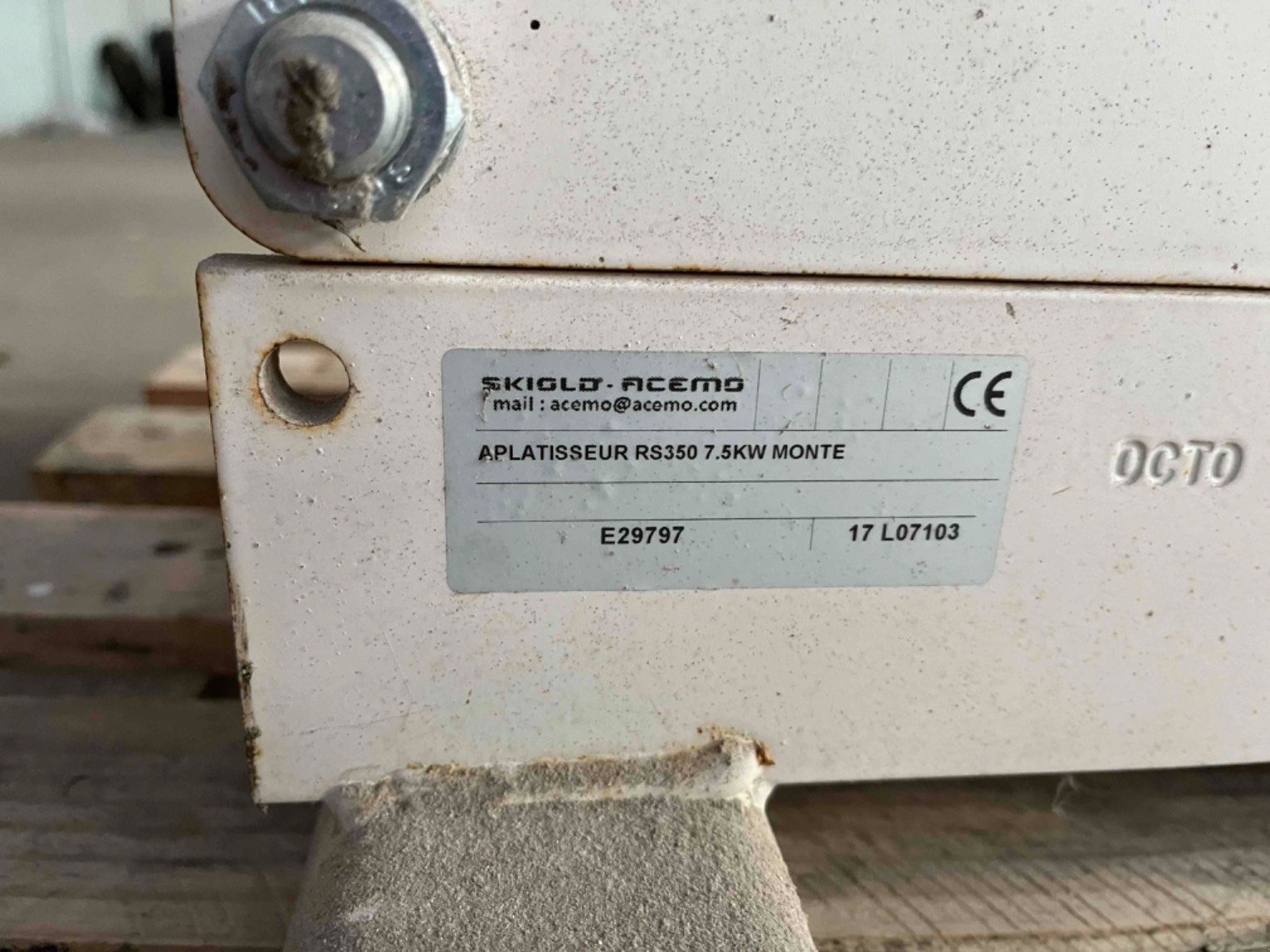 Sonstige Fütterungstechnik Türe ait Sonstige Aplatisseur RS350 Acemo, Gebrauchtmaschine içinde LA SOUTERRAINE (resim 3)