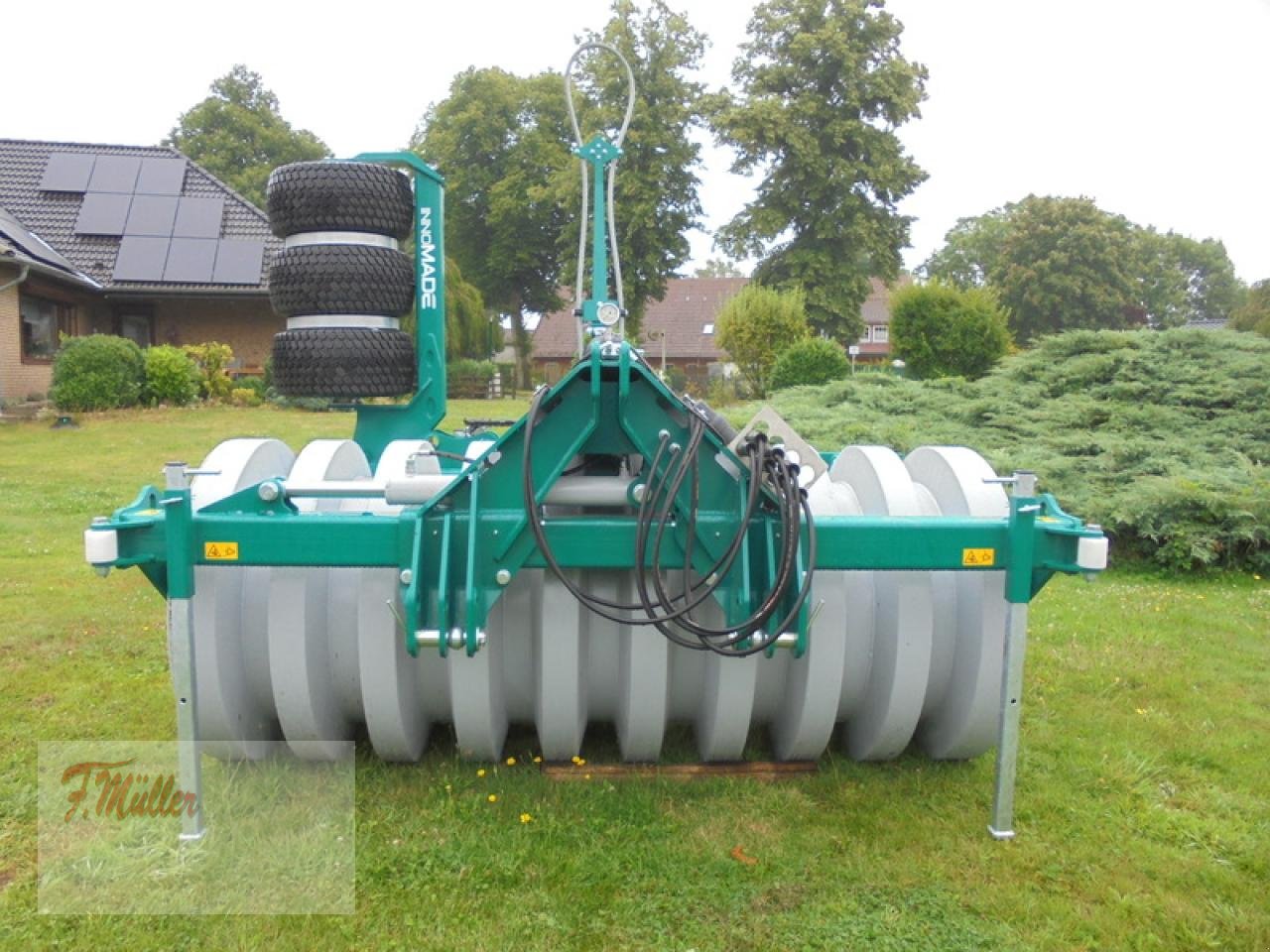 Sonstige Fütterungstechnik des Typs Sonstige INNOMADE SILAGEWALZE, Neumaschine in Taaken (Bild 2)