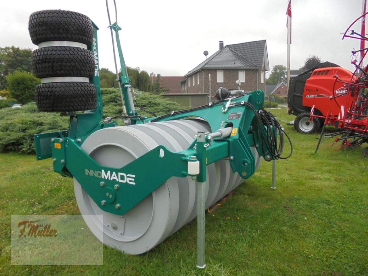 Sonstige Fütterungstechnik des Typs Sonstige INNOMADE SILAGEWALZE, Neumaschine in Taaken (Bild 4)