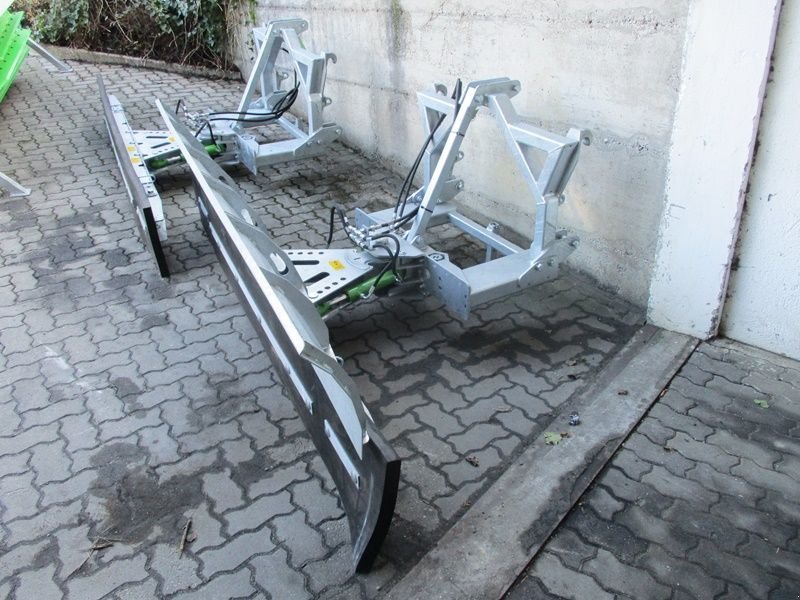 Sonstige Fütterungstechnik Türe ait Sonstige Zocon RS-H 270 Gummischieber, Neumaschine içinde St. Marienkirchen (resim 2)