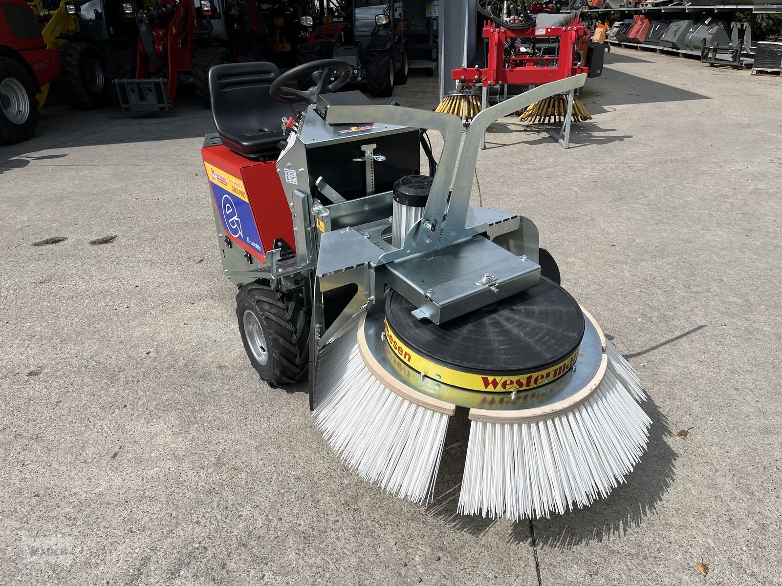 Sonstige Fütterungstechnik des Typs Westermann CM2 Pro Electric Plus, elektrische Aushebung, Neumaschine in Burgkirchen (Bild 29)