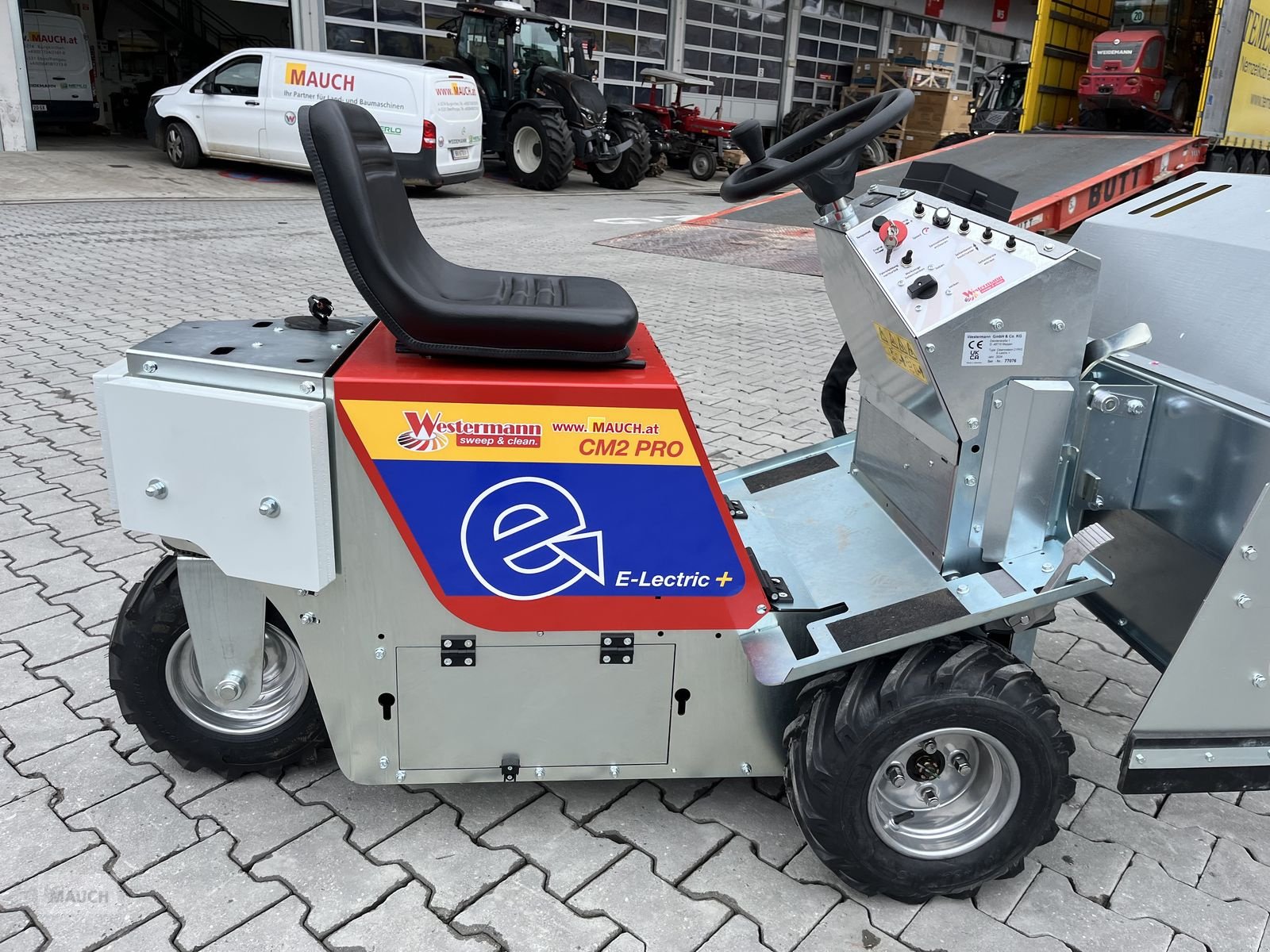 Sonstige Fütterungstechnik des Typs Westermann CM2 Pro Electric Plus, elektrische Aushebung, Neumaschine in Burgkirchen (Bild 23)