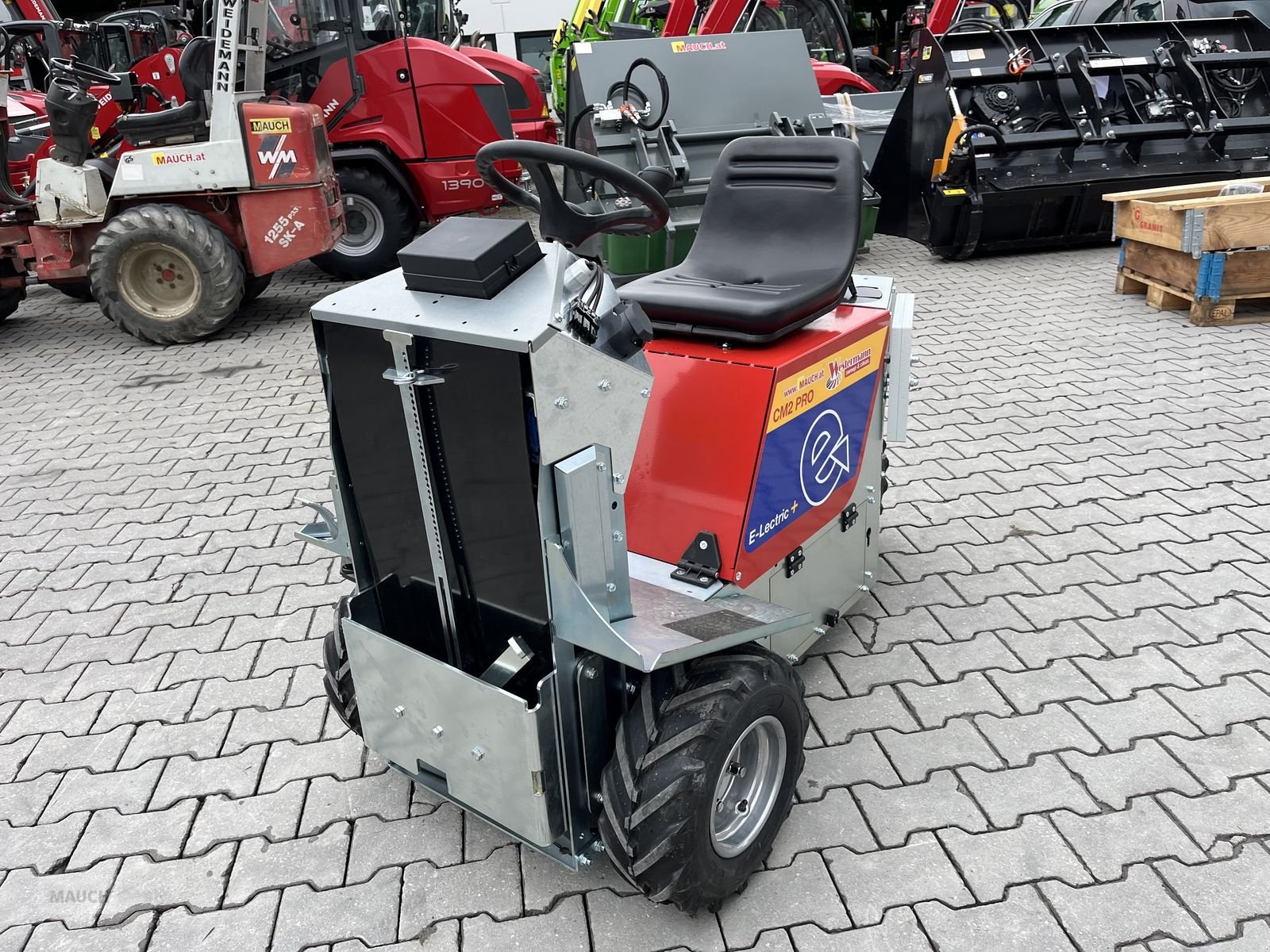 Sonstige Fütterungstechnik des Typs Westermann CM2 Pro Electric Plus, elektrische Aushebung, Neumaschine in Burgkirchen (Bild 9)