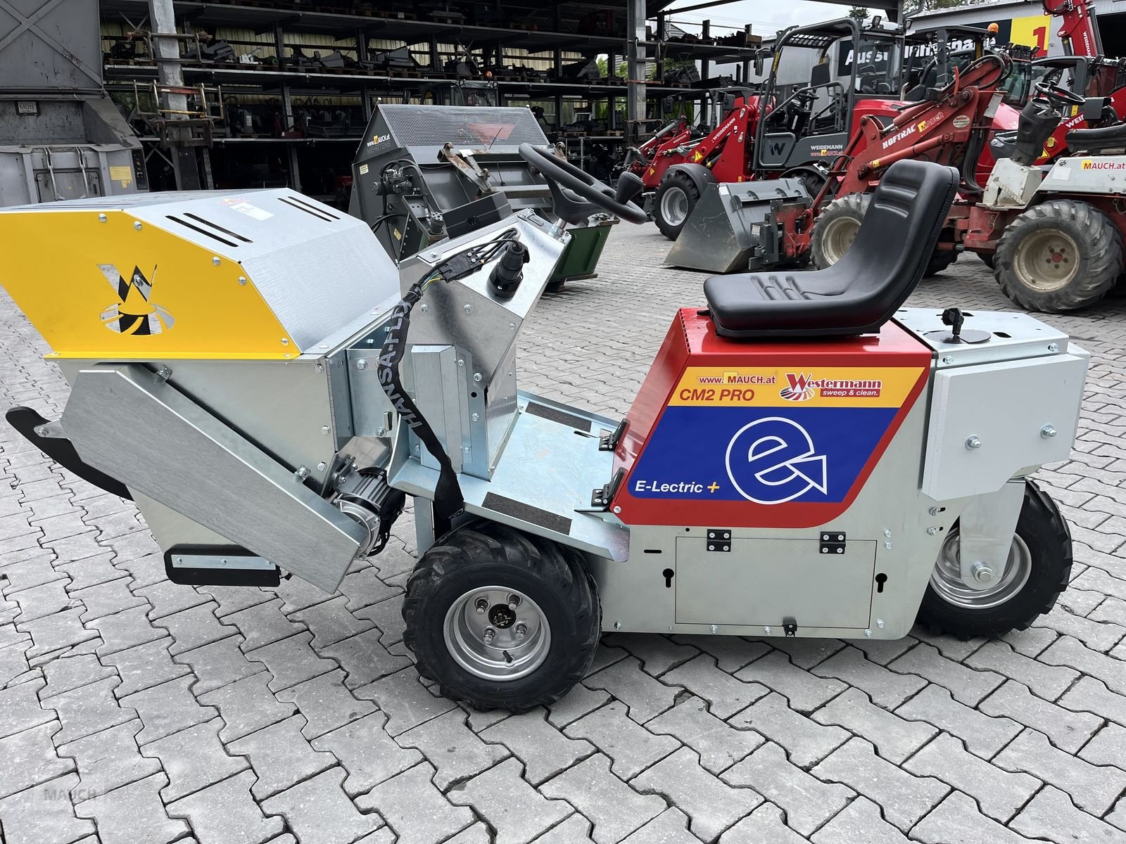 Sonstige Fütterungstechnik des Typs Westermann CM2 Pro Electric Plus, elektrische Aushebung, Neumaschine in Burgkirchen (Bild 19)