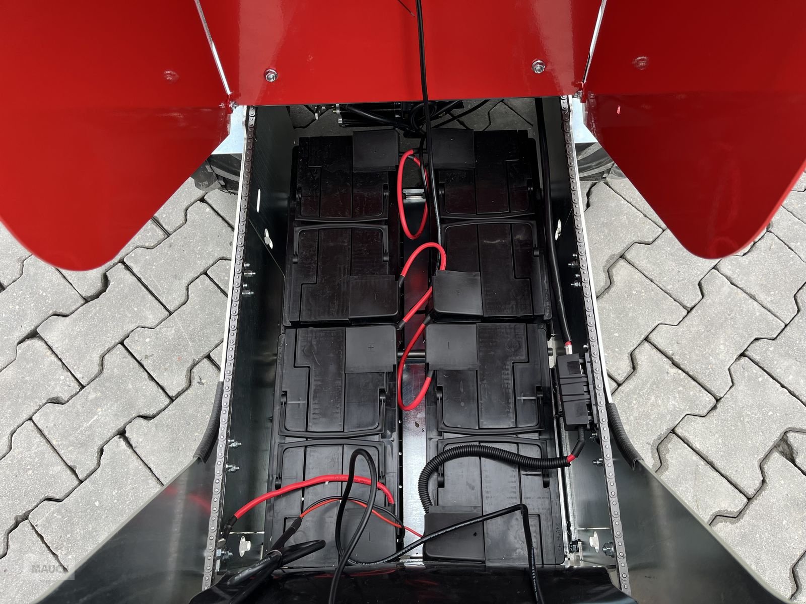 Sonstige Fütterungstechnik des Typs Westermann CM2 Pro Electric Plus, elektrische Aushebung, Neumaschine in Burgkirchen (Bild 11)