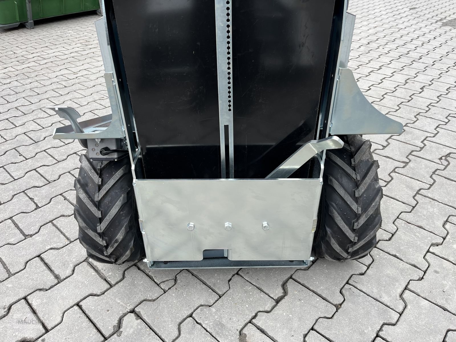 Sonstige Fütterungstechnik des Typs Westermann CM2 Pro Electric Plus, elektrische Aushebung, Neumaschine in Burgkirchen (Bild 2)