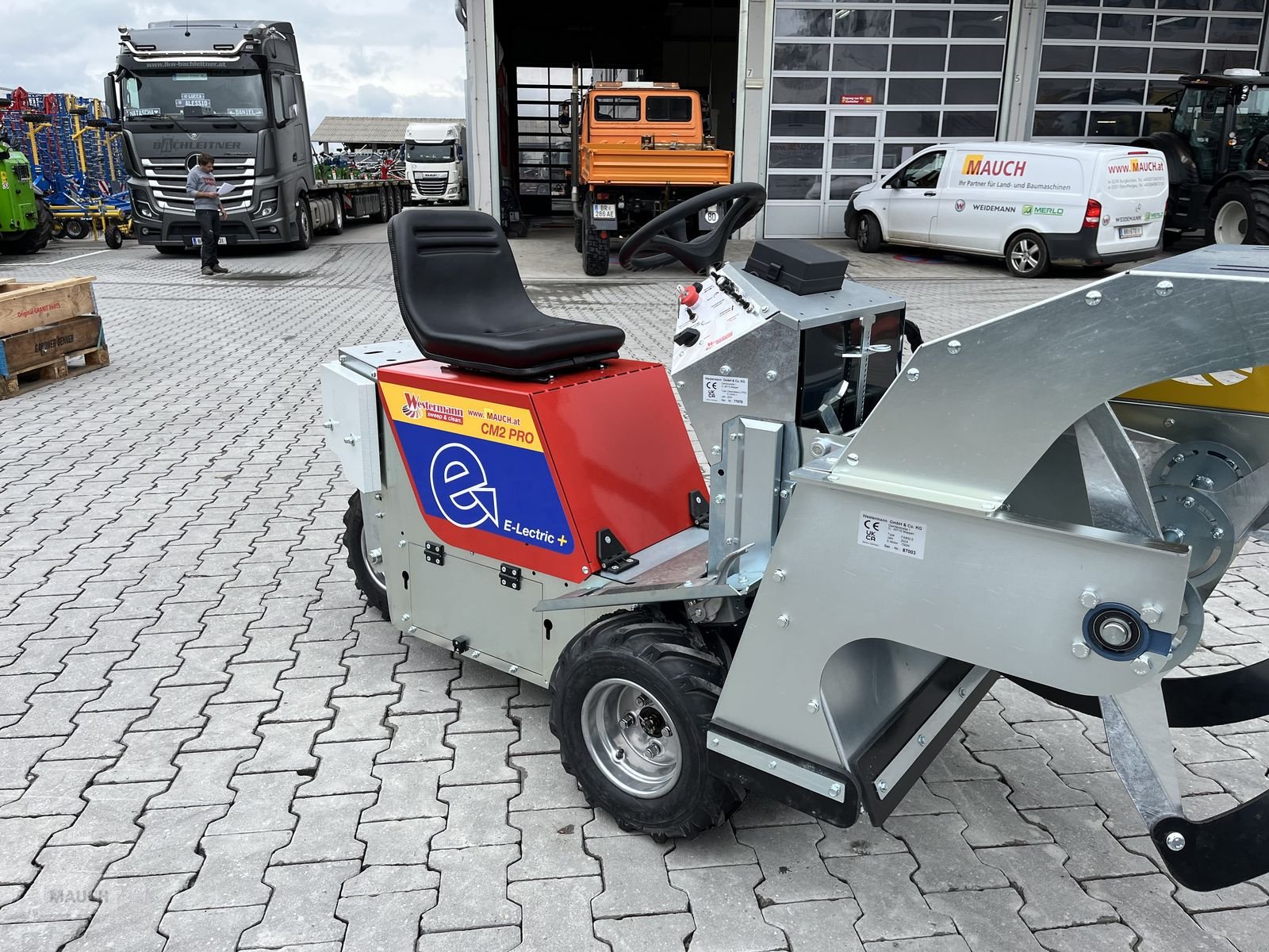 Sonstige Fütterungstechnik des Typs Westermann CM2 Pro Electric Plus, elektrische Aushebung, Neumaschine in Burgkirchen (Bild 15)