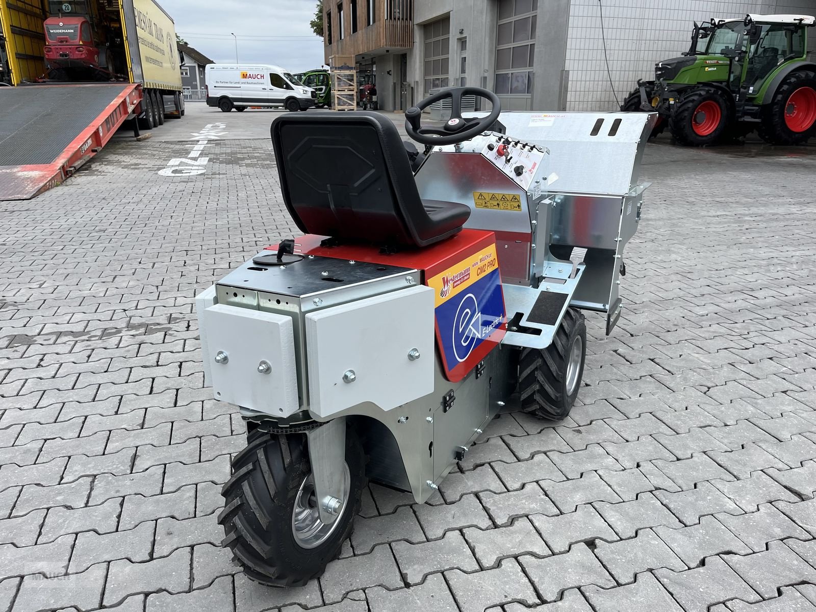 Sonstige Fütterungstechnik des Typs Westermann CM2 Pro Electric Plus, elektrische Aushebung, Neumaschine in Burgkirchen (Bild 13)