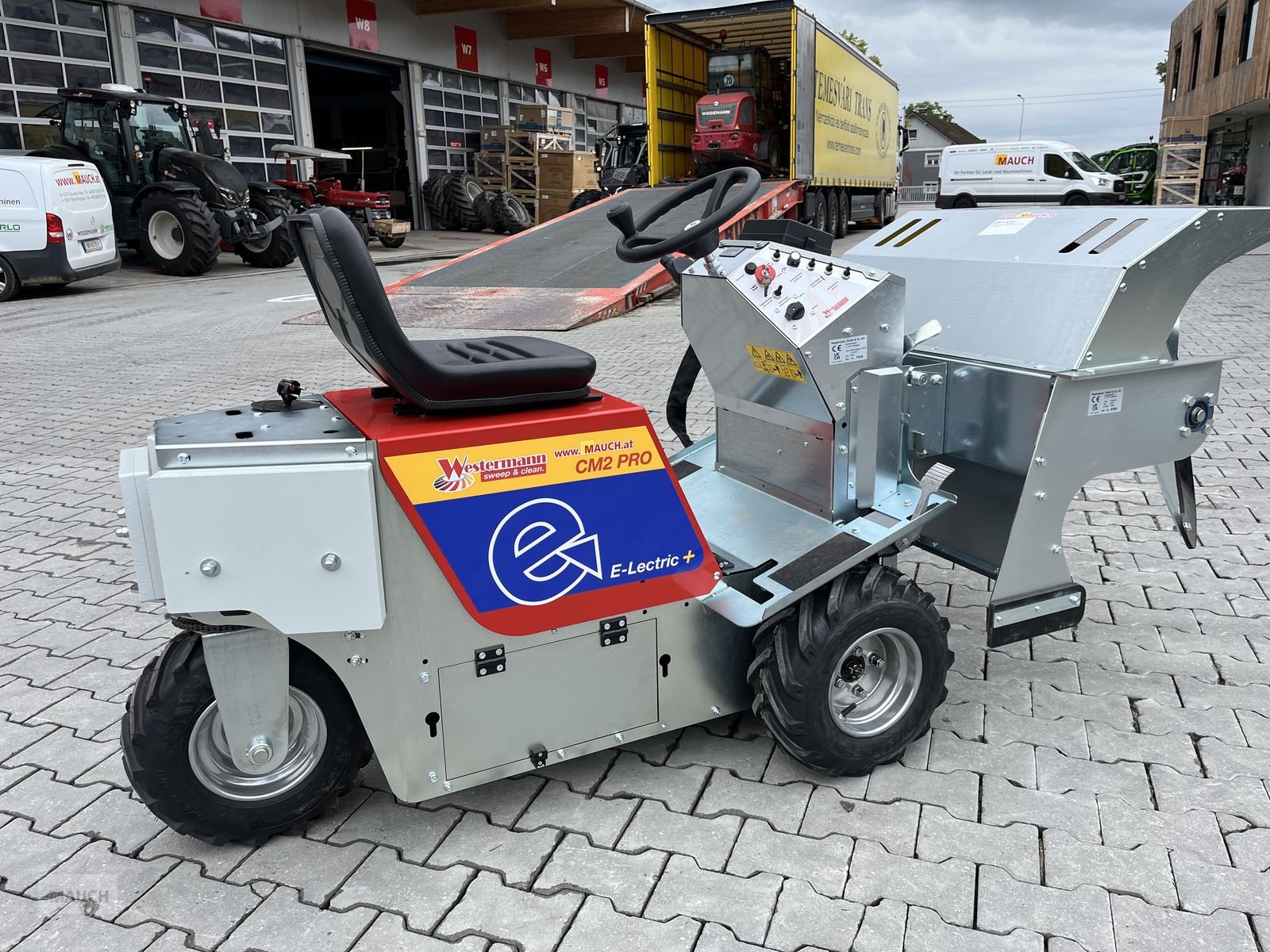 Sonstige Fütterungstechnik des Typs Westermann CM2 Pro Electric Plus, elektrische Aushebung, Neumaschine in Burgkirchen (Bild 14)