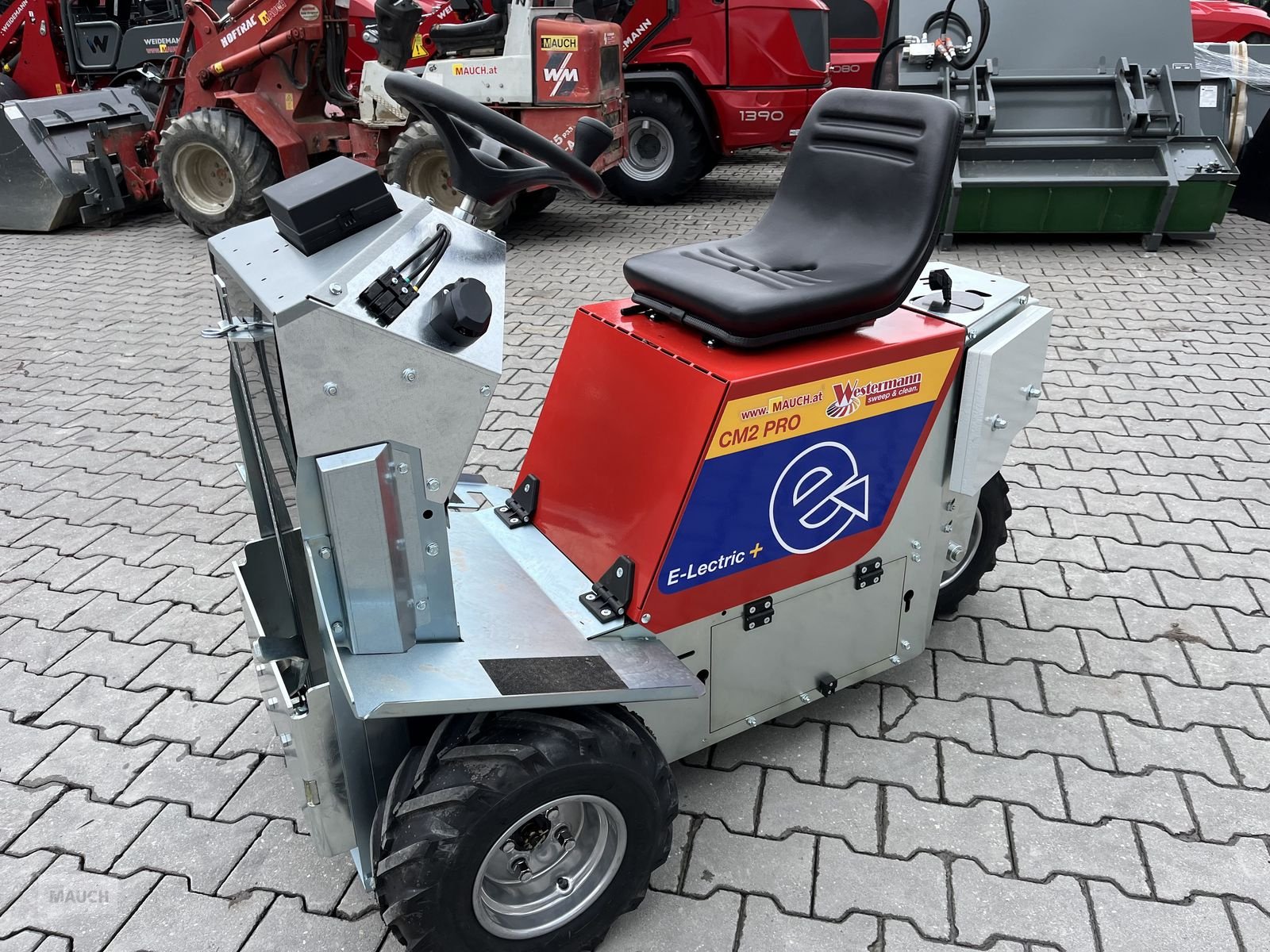 Sonstige Fütterungstechnik des Typs Westermann CM2 Pro Electric Plus, elektrische Aushebung, Neumaschine in Burgkirchen (Bild 3)