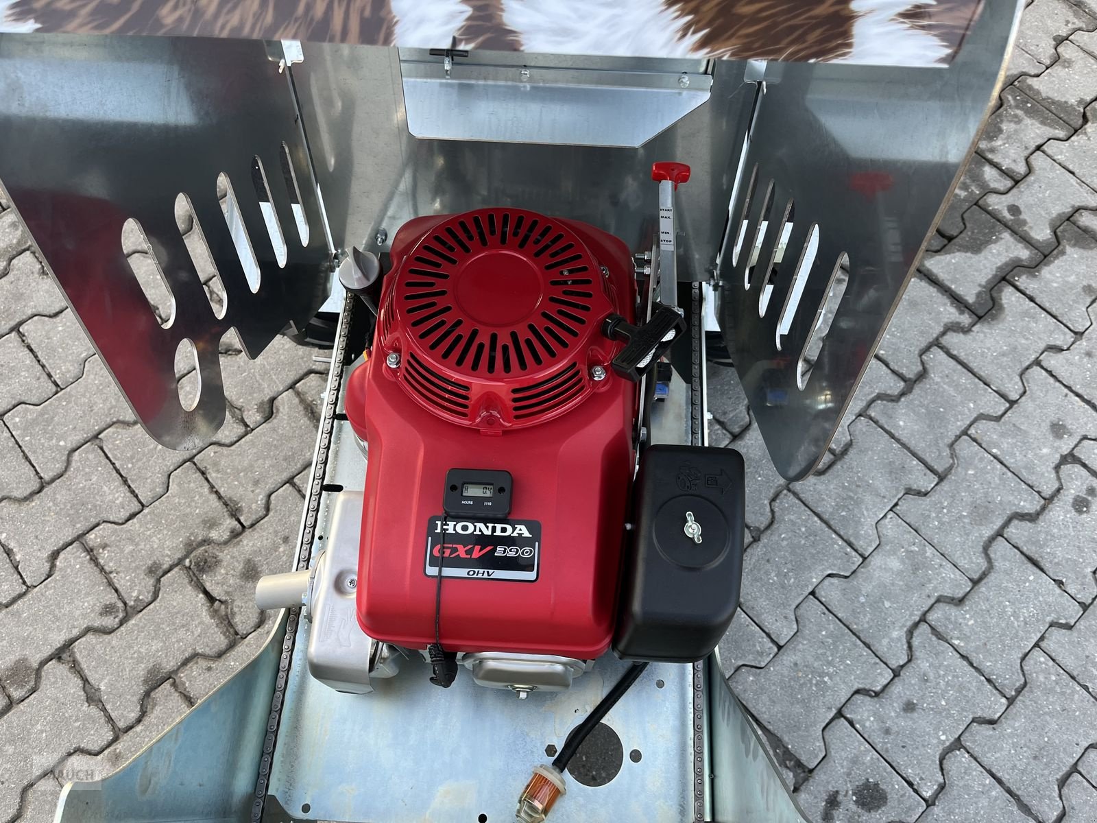 Sonstige Fütterungstechnik des Typs Westermann CM2 Pro Honda GXV390 E-Start mit Spaltenschieber, Neumaschine in Burgkirchen (Bild 2)