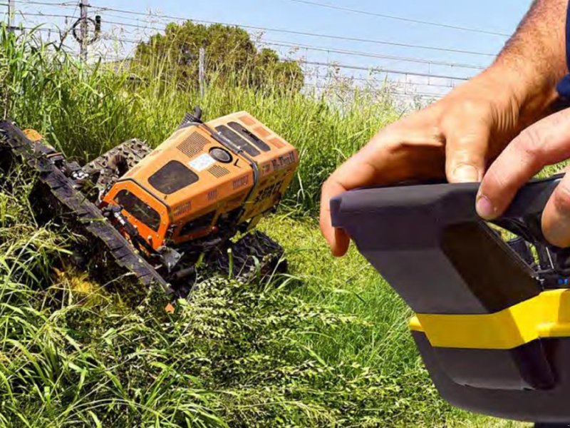 Sonstige Gartentechnik & Kommunaltechnik des Typs Berti Débrousailleuse  à chenilles radiocommandée E-trai, Gebrauchtmaschine in Aesch (Bild 1)