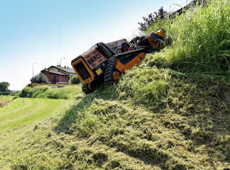 Sonstige Gartentechnik & Kommunaltechnik Türe ait Berti Débrousailleuse  à chenilles radiocommandée E-trai, Gebrauchtmaschine içinde Aesch (resim 2)