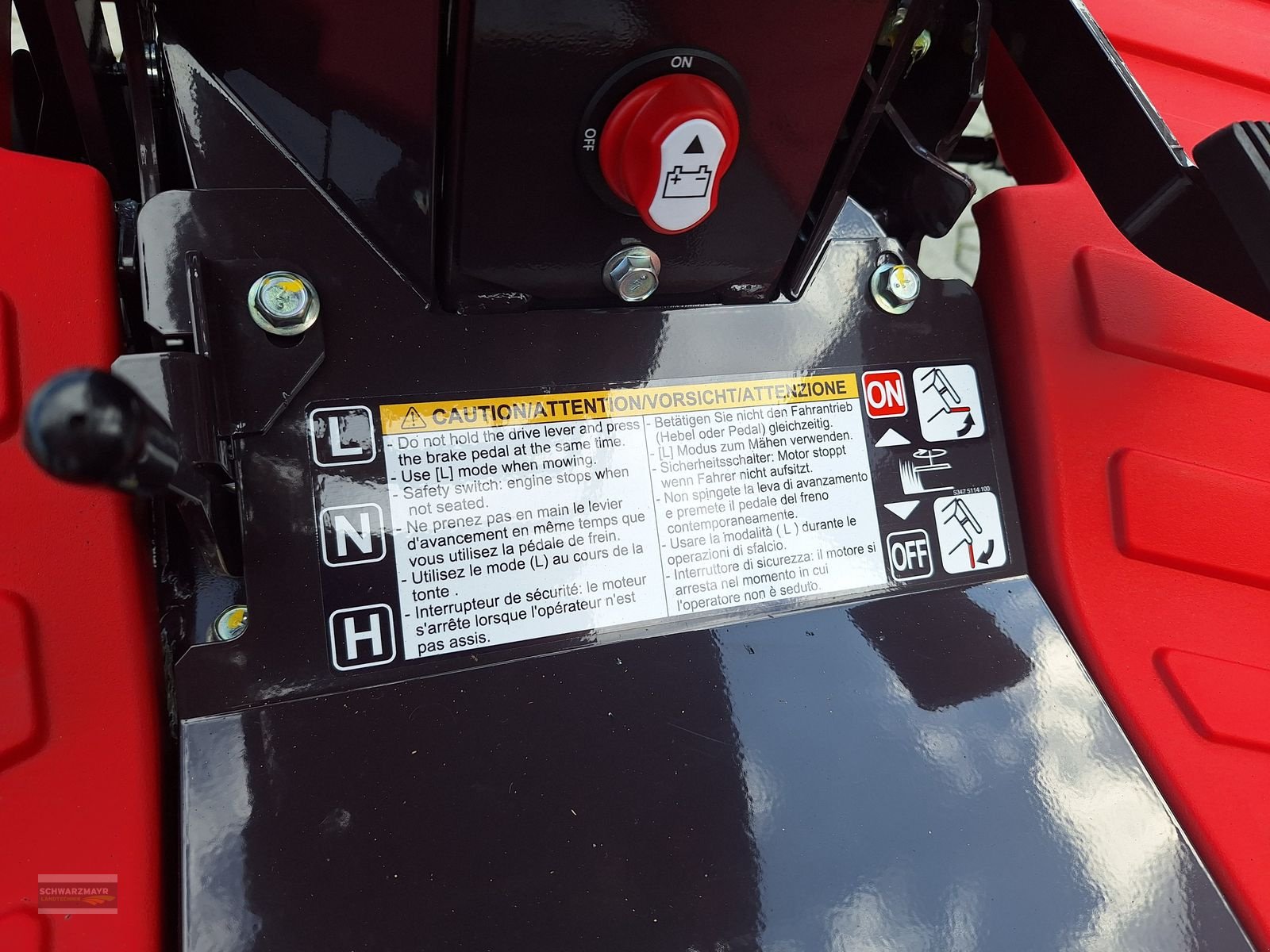 Sonstige Gartentechnik & Kommunaltechnik van het type Canycom CMX 1402 AWD, Neumaschine in Gampern (Foto 20)