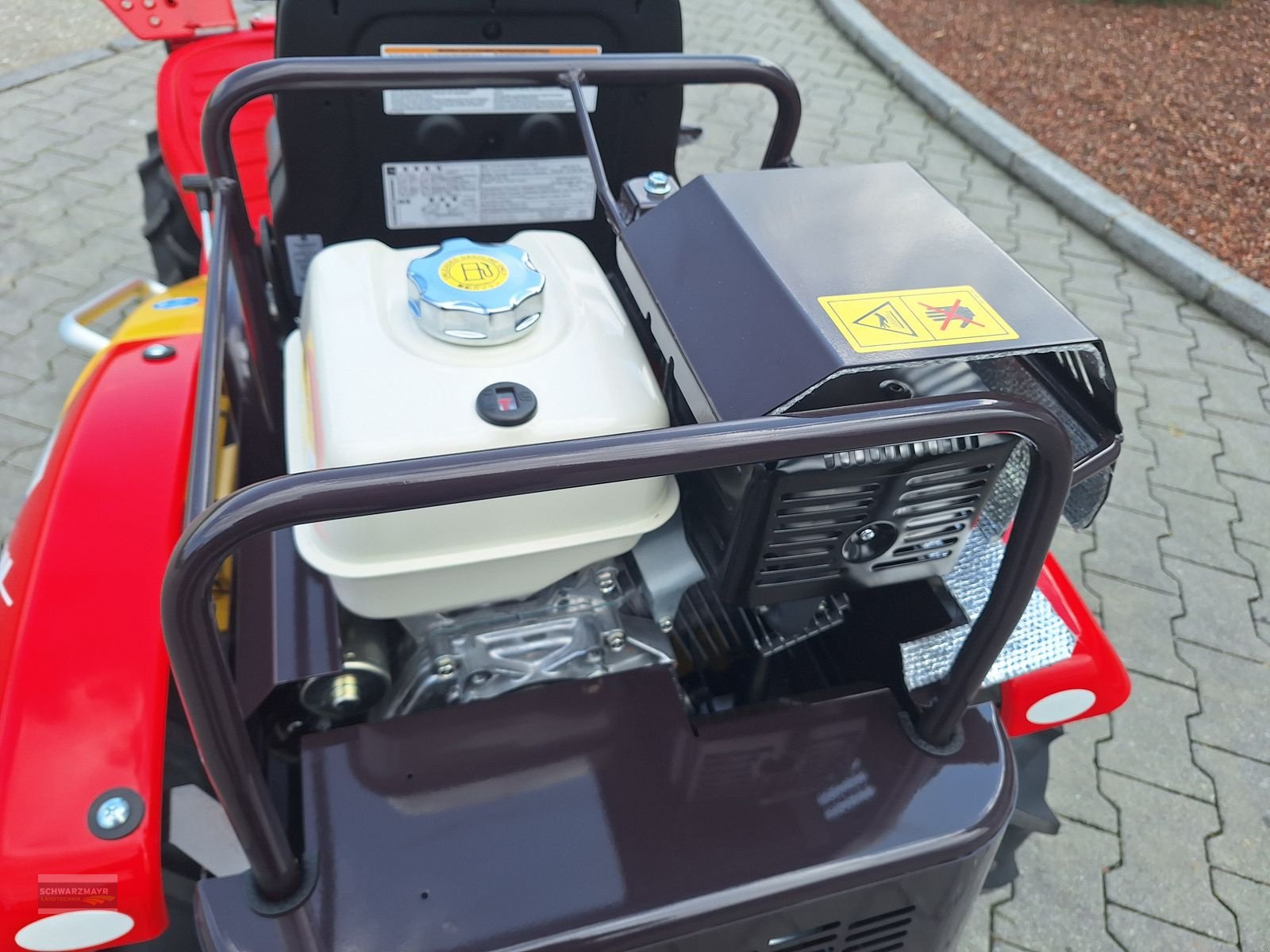 Sonstige Gartentechnik & Kommunaltechnik van het type Canycom CMX 1402 AWD, Neumaschine in Gampern (Foto 18)