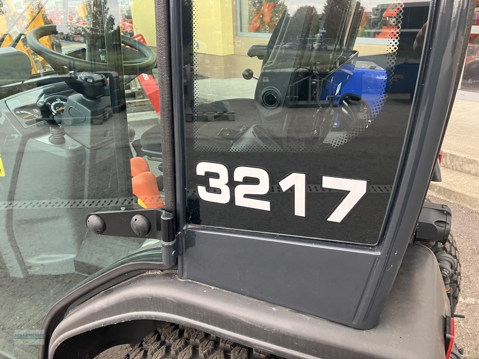 Sonstige Gartentechnik & Kommunaltechnik des Typs Iseki TM 3217 AHL K, Neumaschine in Pettenbach (Bild 2)