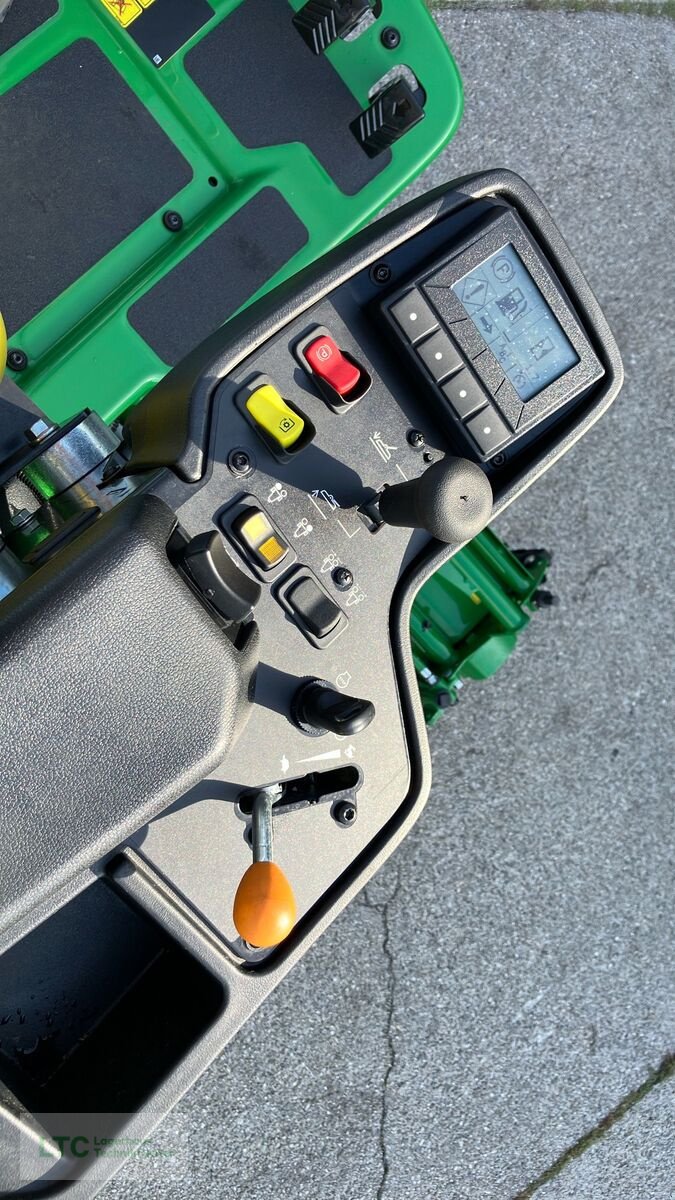 Sonstige Gartentechnik & Kommunaltechnik typu John Deere 7200A, Neumaschine v Herzogenburg (Obrázek 11)