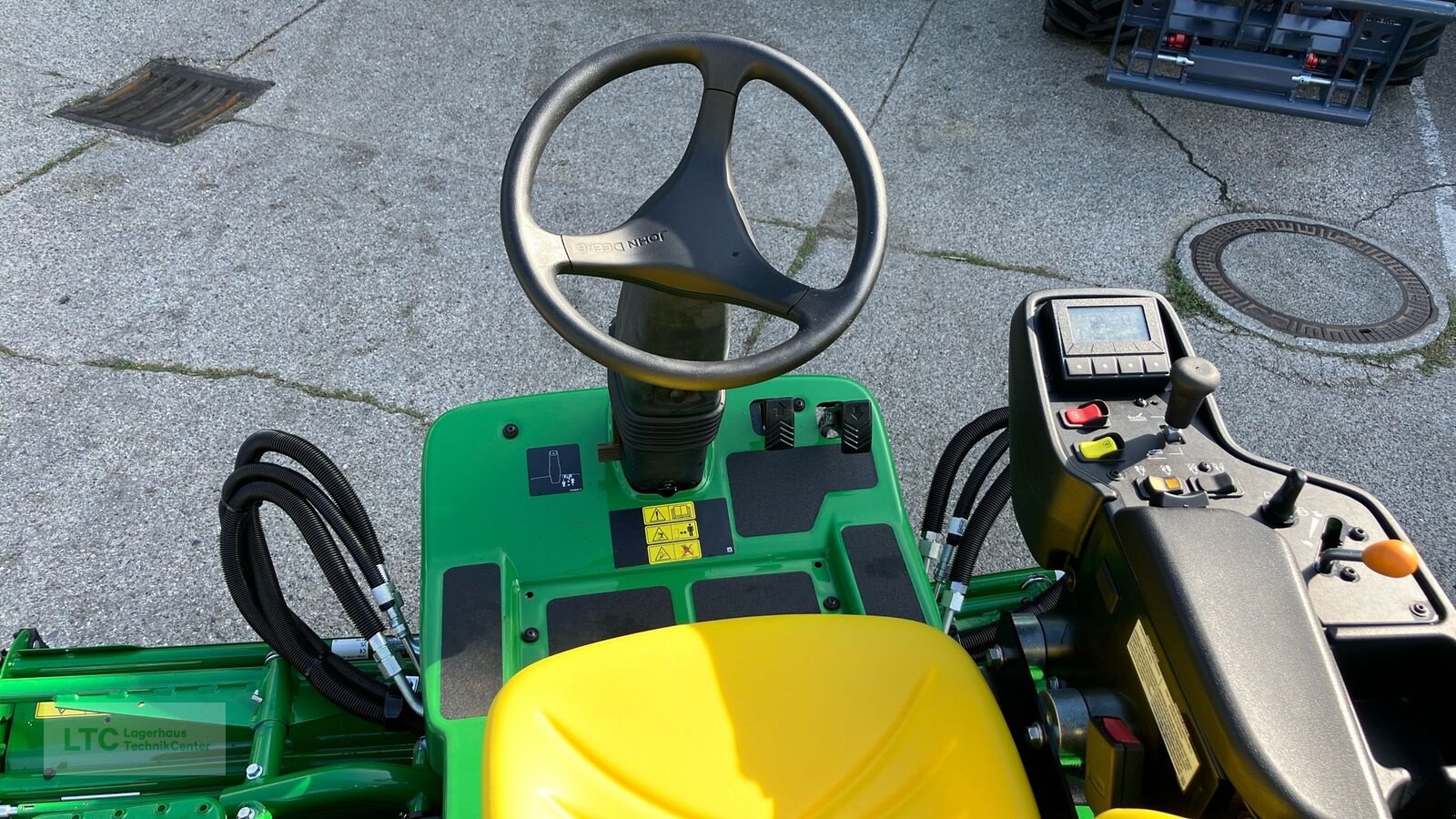 Sonstige Gartentechnik & Kommunaltechnik typu John Deere 7200A, Neumaschine v Herzogenburg (Obrázek 10)