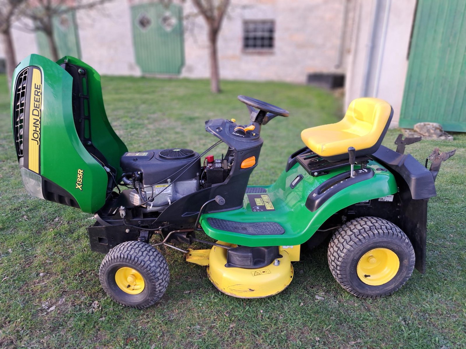 Sonstige Gartentechnik & Kommunaltechnik typu John Deere X 135 R, Gebrauchtmaschine w Warstein (Zdjęcie 2)