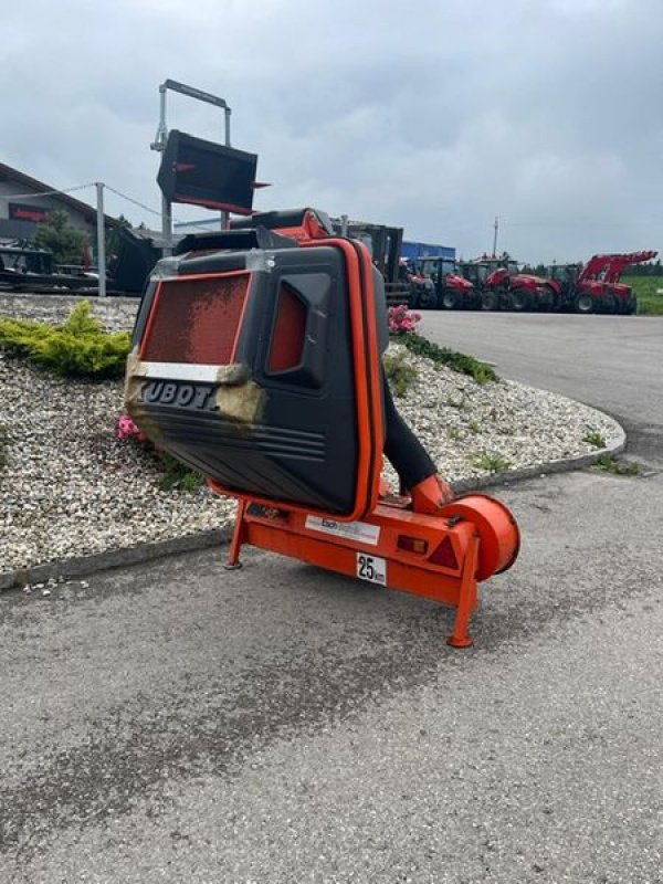 Sonstige Gartentechnik & Kommunaltechnik typu Kubota Absaugung mit Hochentleerung, Gebrauchtmaschine v NATTERNBACH (Obrázek 5)