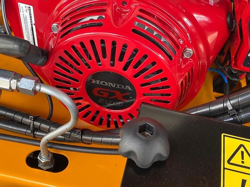 Sonstige Gartentechnik & Kommunaltechnik des Typs laski Grabenfräse Schachtfräse Schlitzfräse Kabelfräse, Gebrauchtmaschine in Schmallenberg (Bild 4)