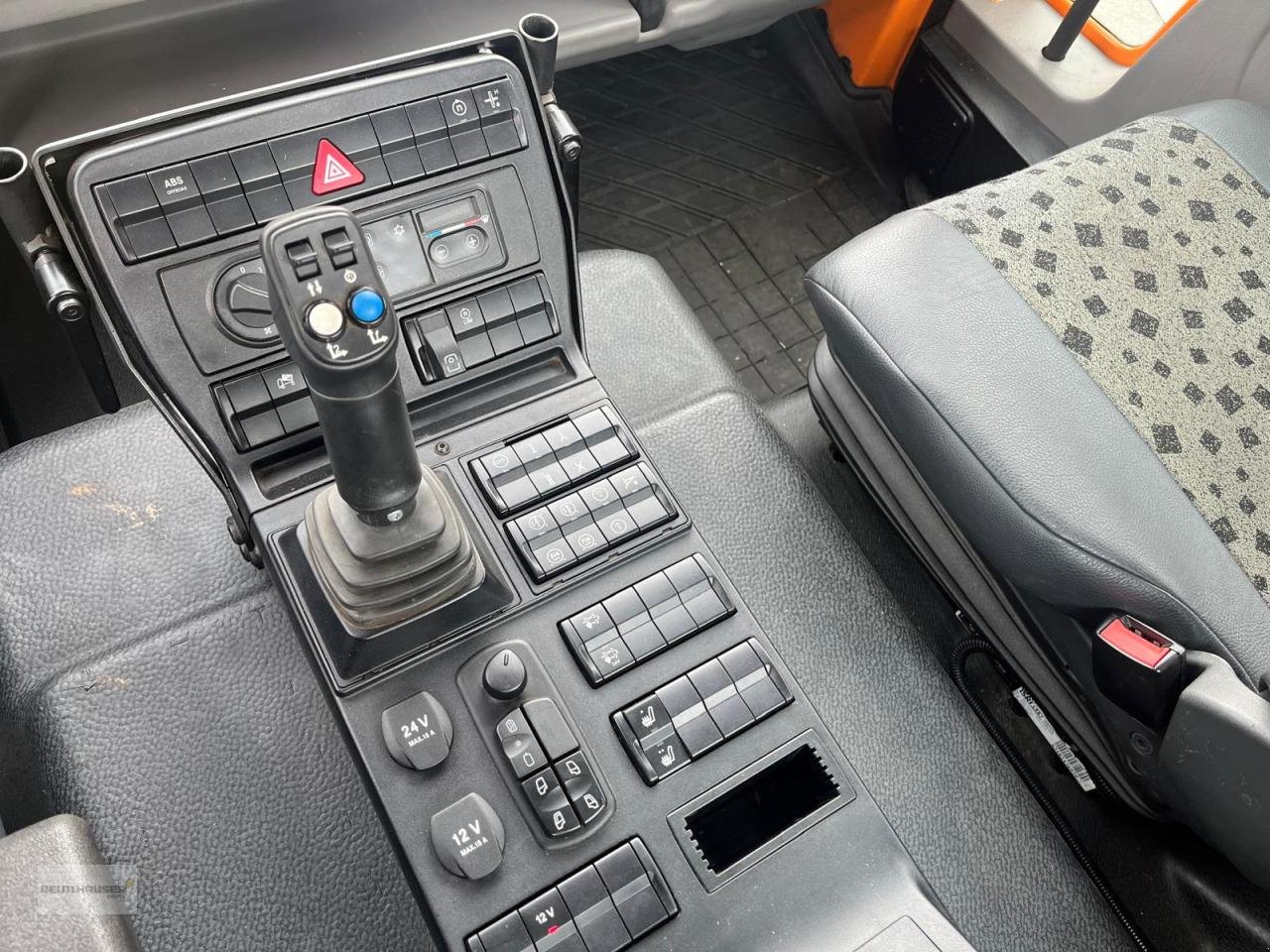 Sonstige Gartentechnik & Kommunaltechnik des Typs Mercedes-Benz Mercedes Benz Unimog U 218 Top Ausstattung, Gebrauchtmaschine in Hagelstadt (Bild 16)