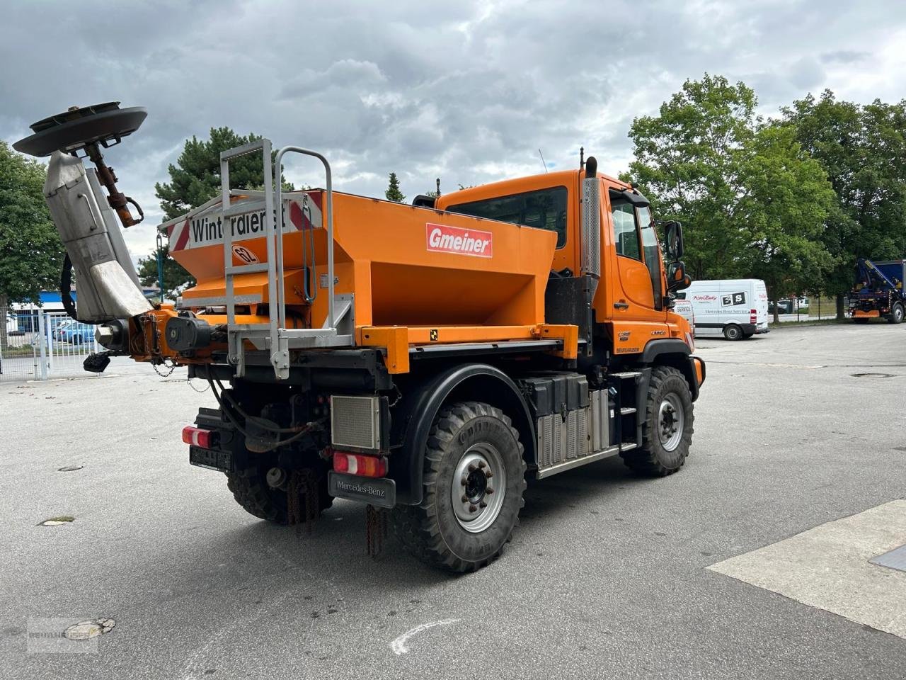 Sonstige Gartentechnik & Kommunaltechnik typu Mercedes-Benz Unimog U 318 mit Gmeiner Streuer STA 2500 TC, Gebrauchtmaschine v Hengersberg (Obrázek 7)