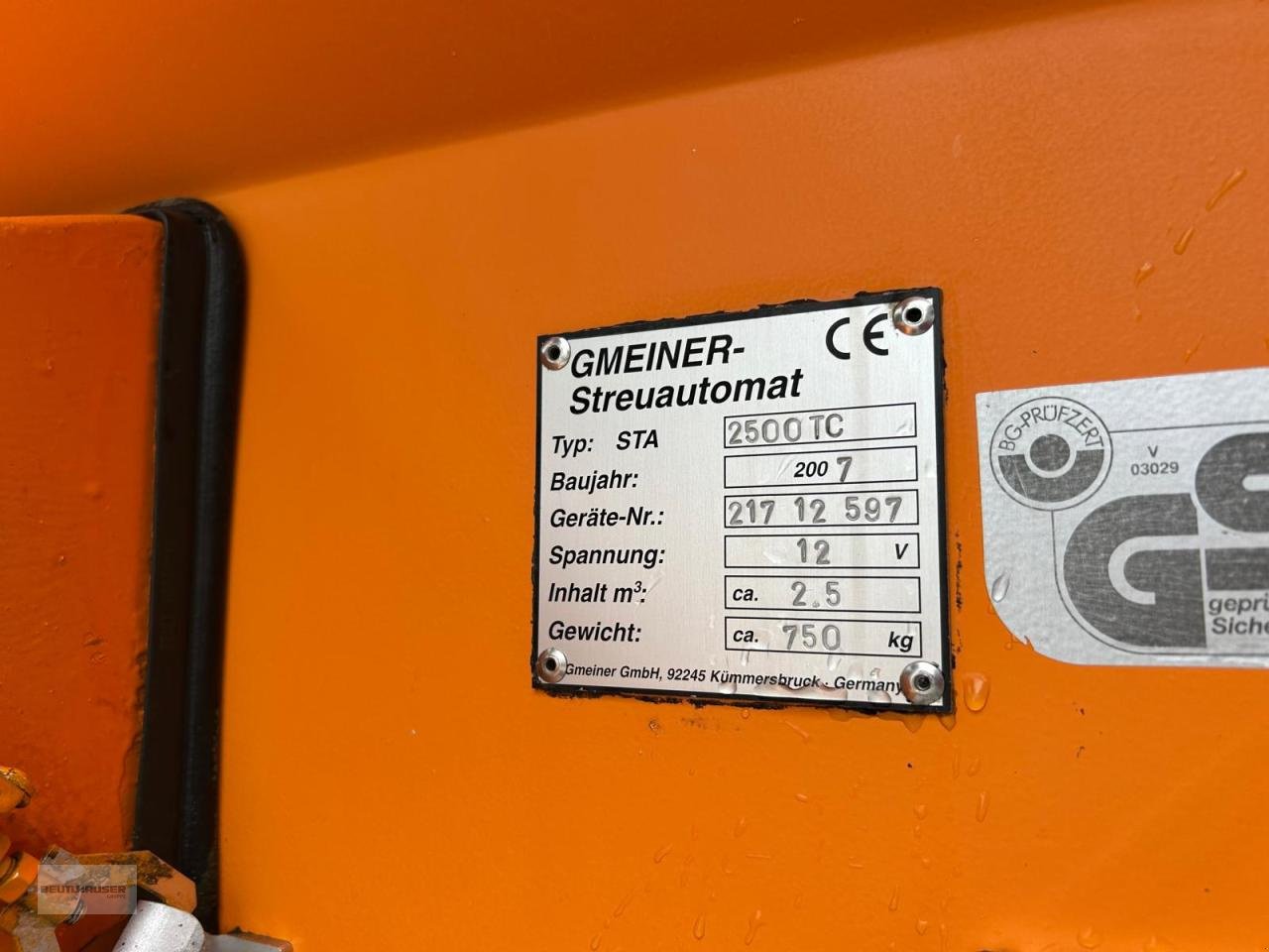 Sonstige Gartentechnik & Kommunaltechnik typu Mercedes-Benz Unimog U 318 mit Gmeiner Streuer STA 2500 TC, Gebrauchtmaschine v Hengersberg (Obrázek 10)