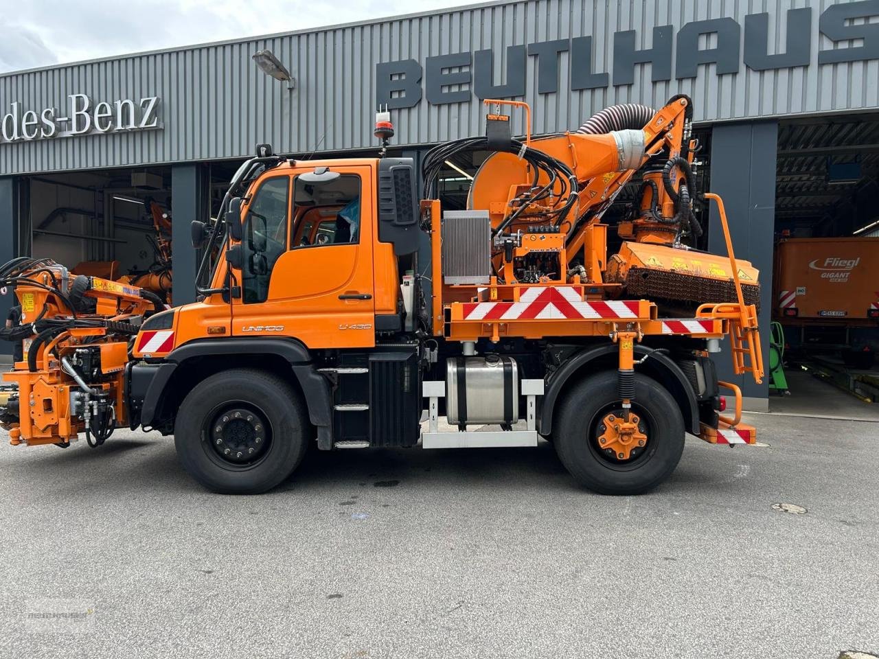 Sonstige Gartentechnik & Kommunaltechnik typu Mercedes-Benz Unimog U 430 mit Mulag MFK 500 + SB 500, Gebrauchtmaschine v Hengersberg (Obrázek 11)