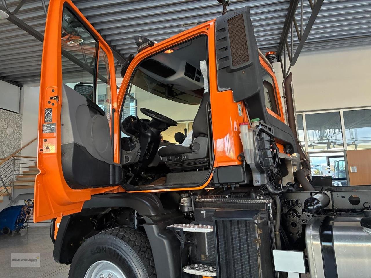 Sonstige Gartentechnik & Kommunaltechnik typu Mercedes-Benz Unimog U 530 mit neuem Motor, Gebrauchtmaschine v Hagelstadt (Obrázek 14)